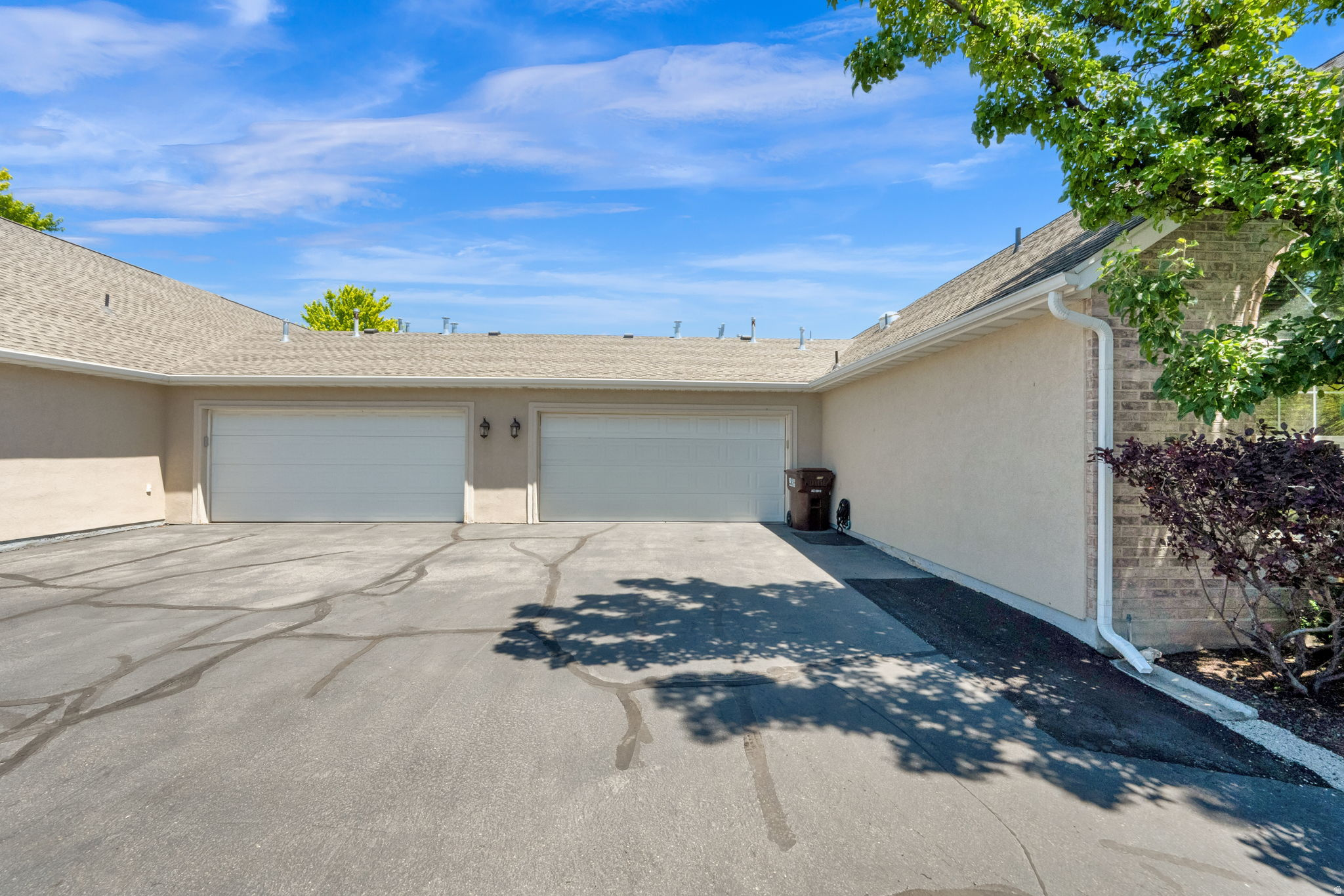 2136 W JORDAN VILLA DR