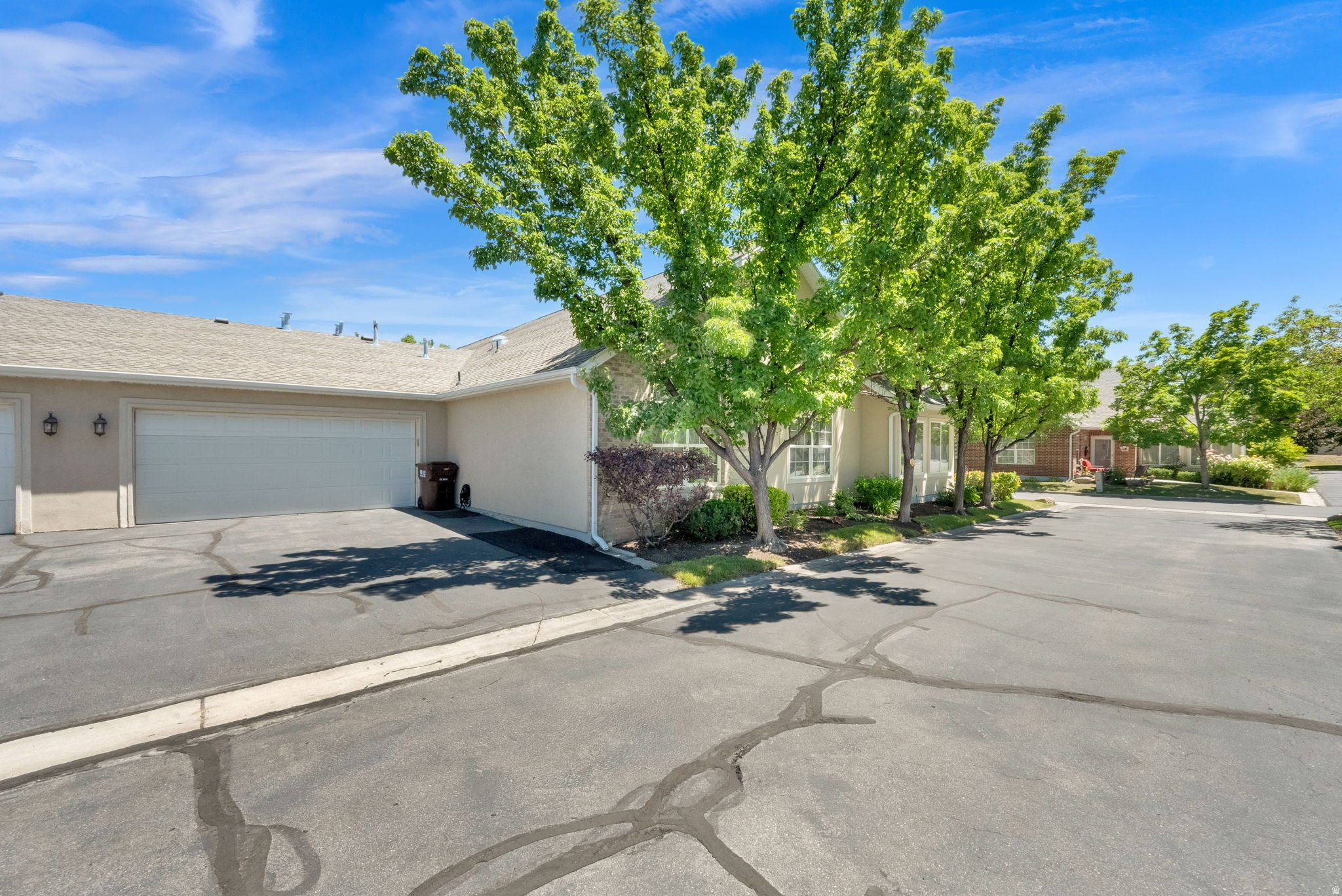 2136 W JORDAN VILLA DR