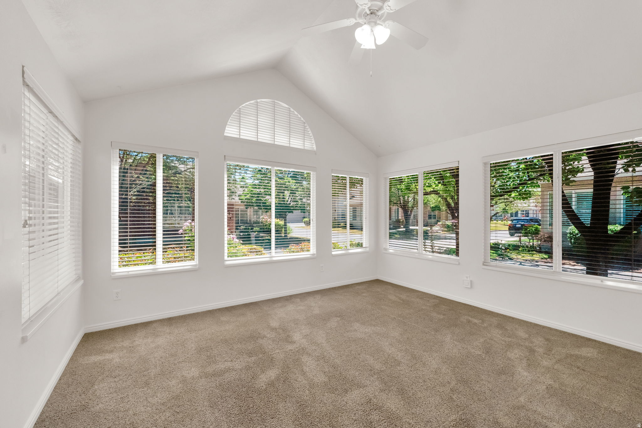 2136 W JORDAN VILLA DR