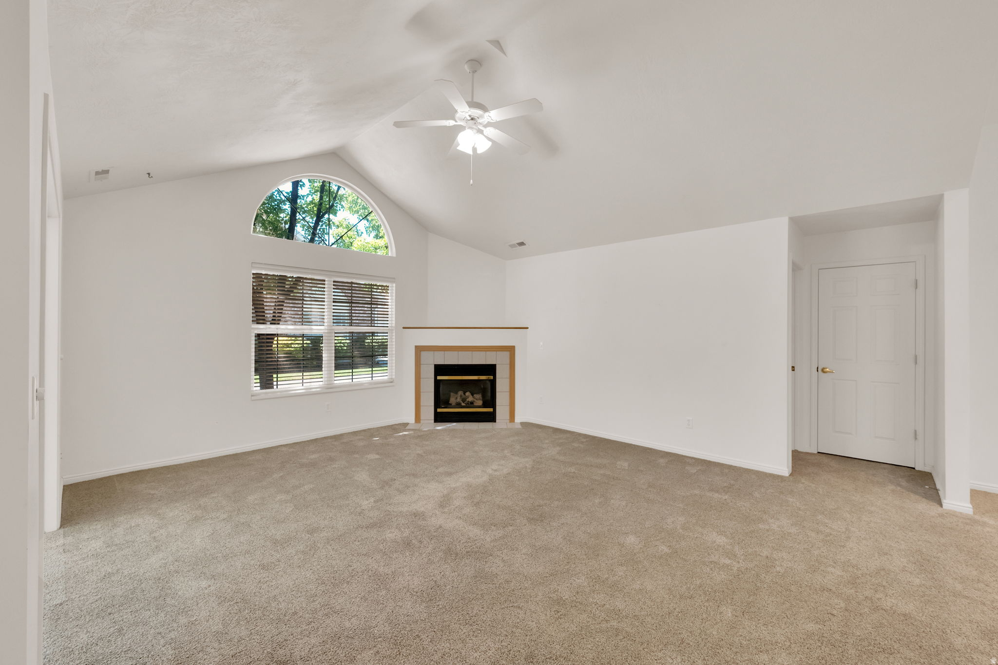 2136 W JORDAN VILLA DR