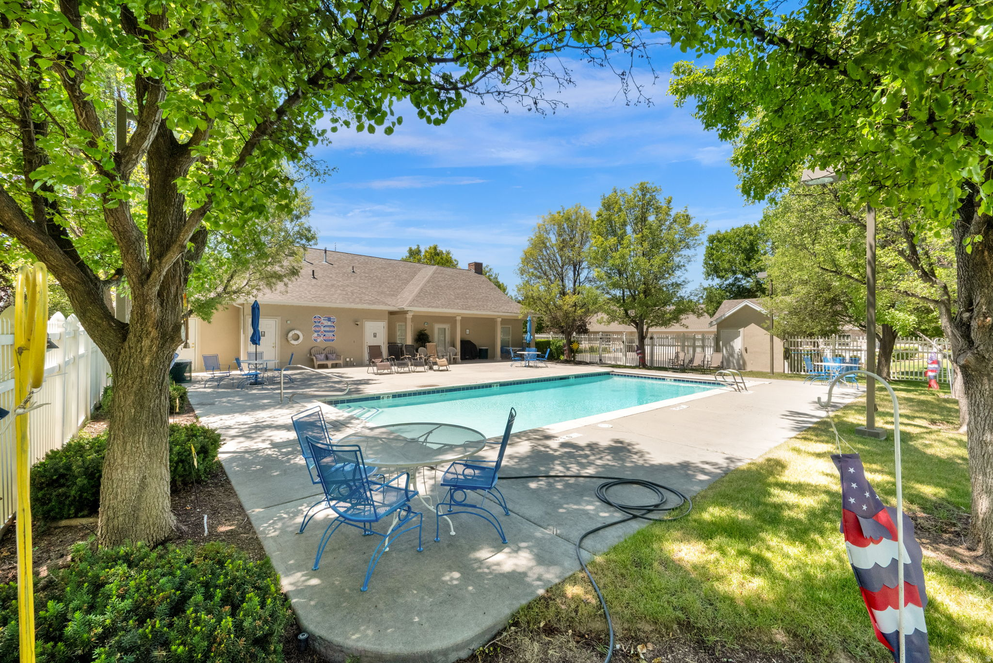 2136 W JORDAN VILLA DR