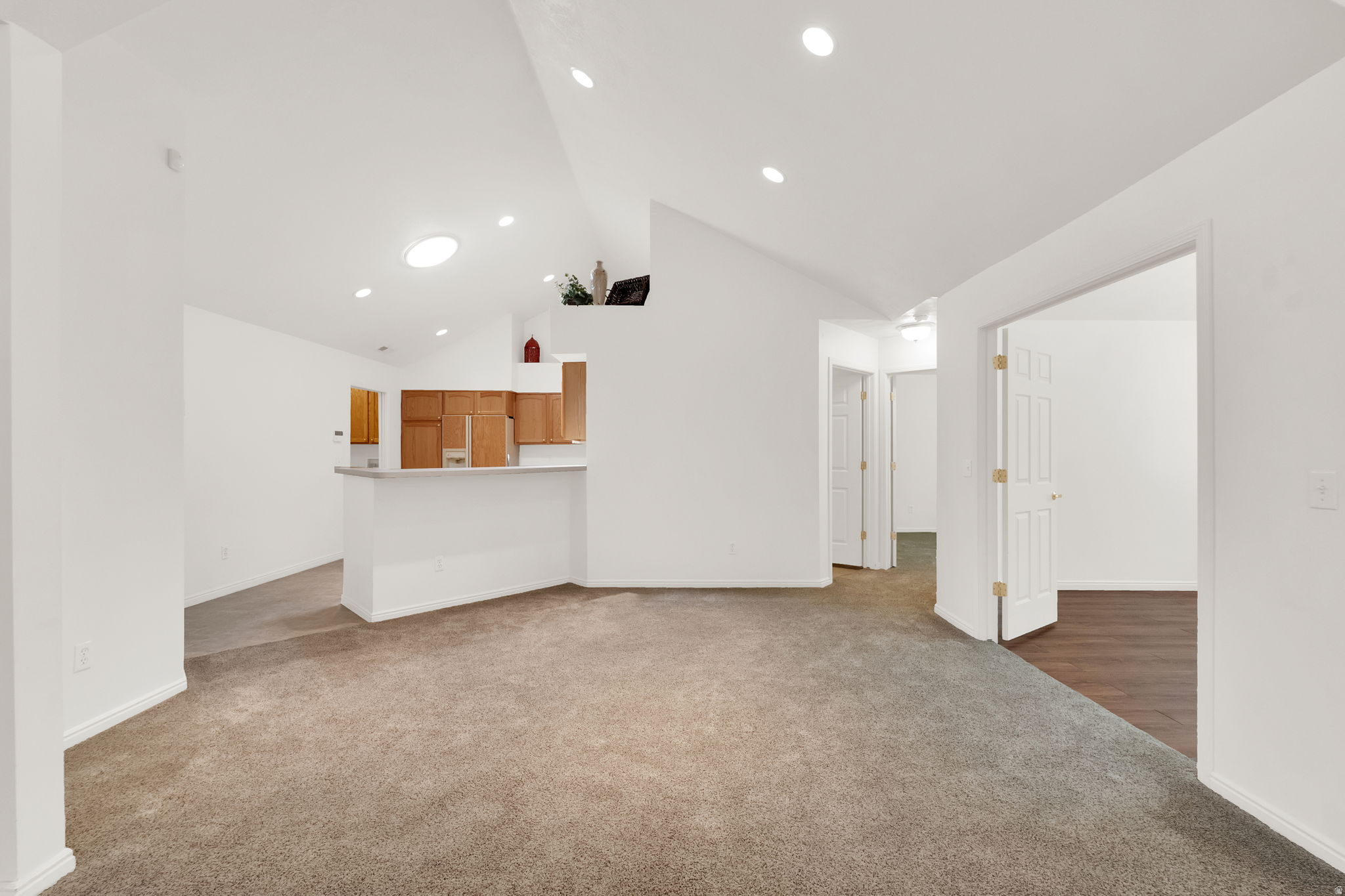 2136 W JORDAN VILLA DR