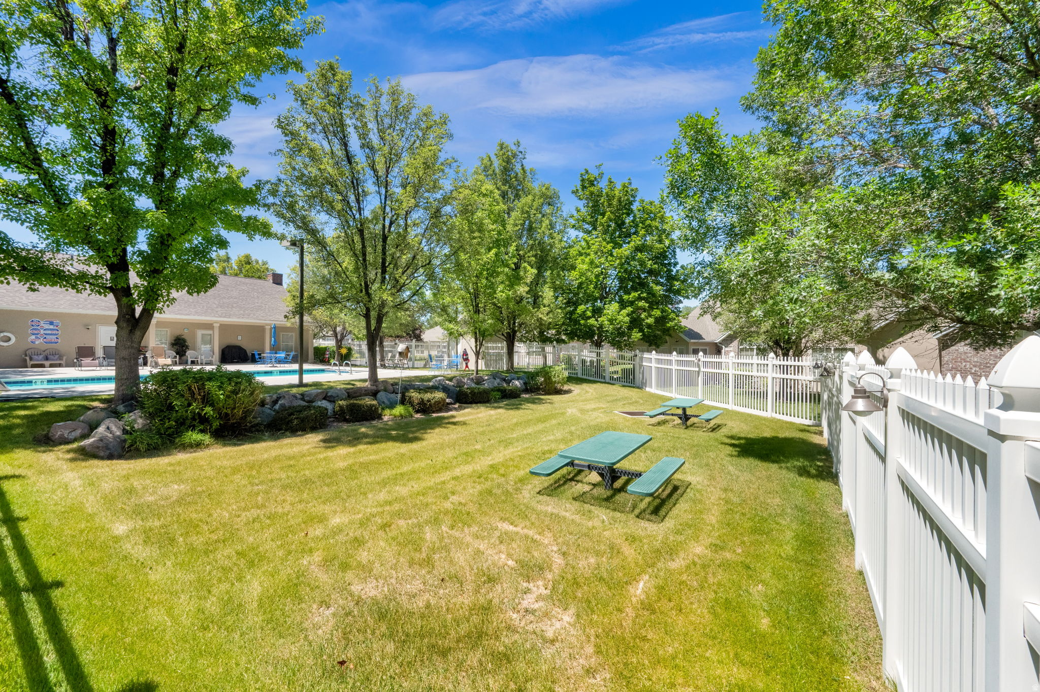 2136 W JORDAN VILLA DR