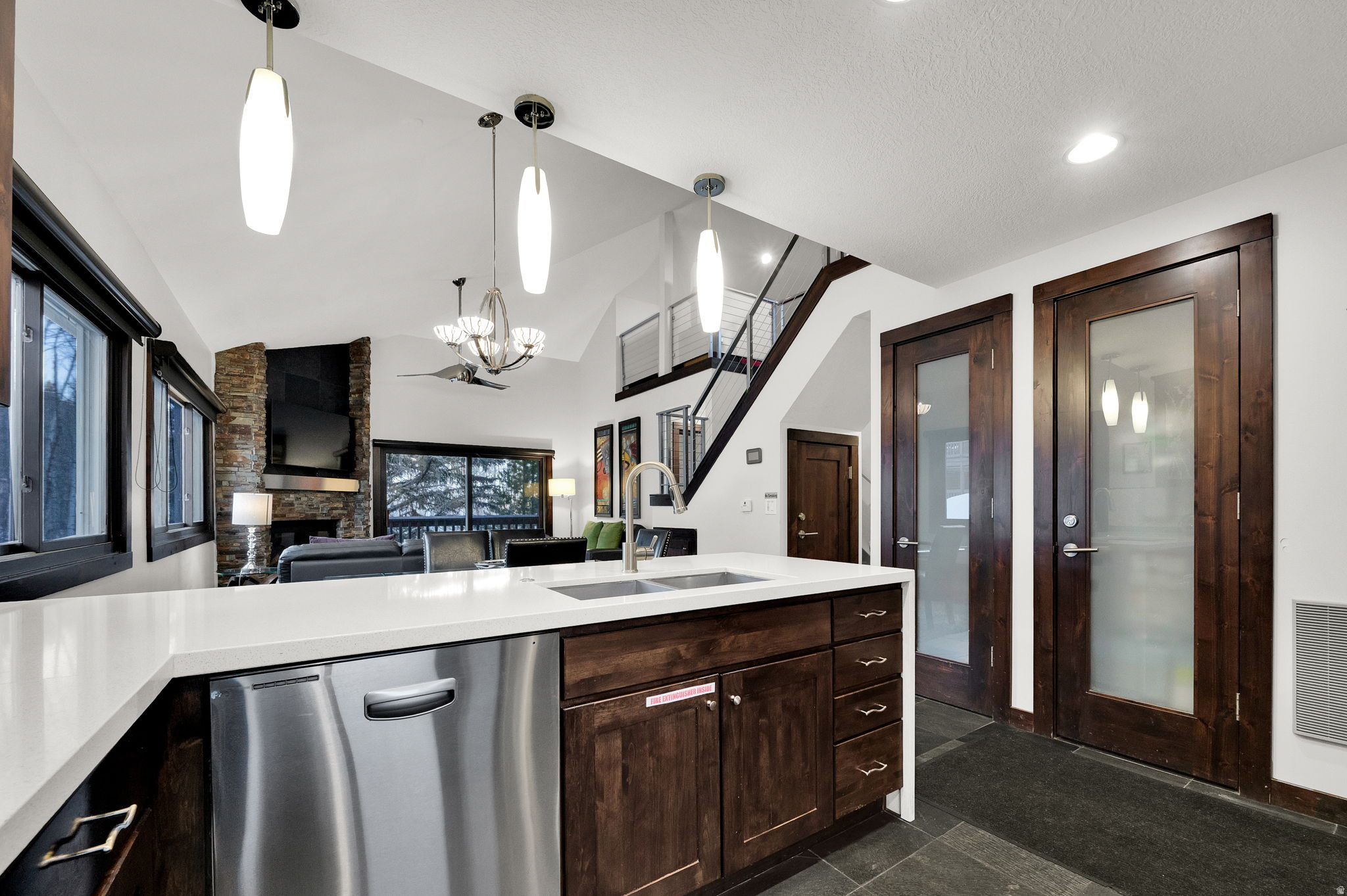 405 SILVER KING DR #121