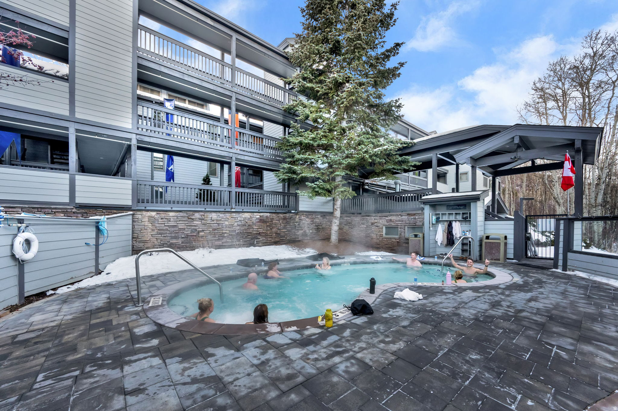 405 SILVER KING DR #121