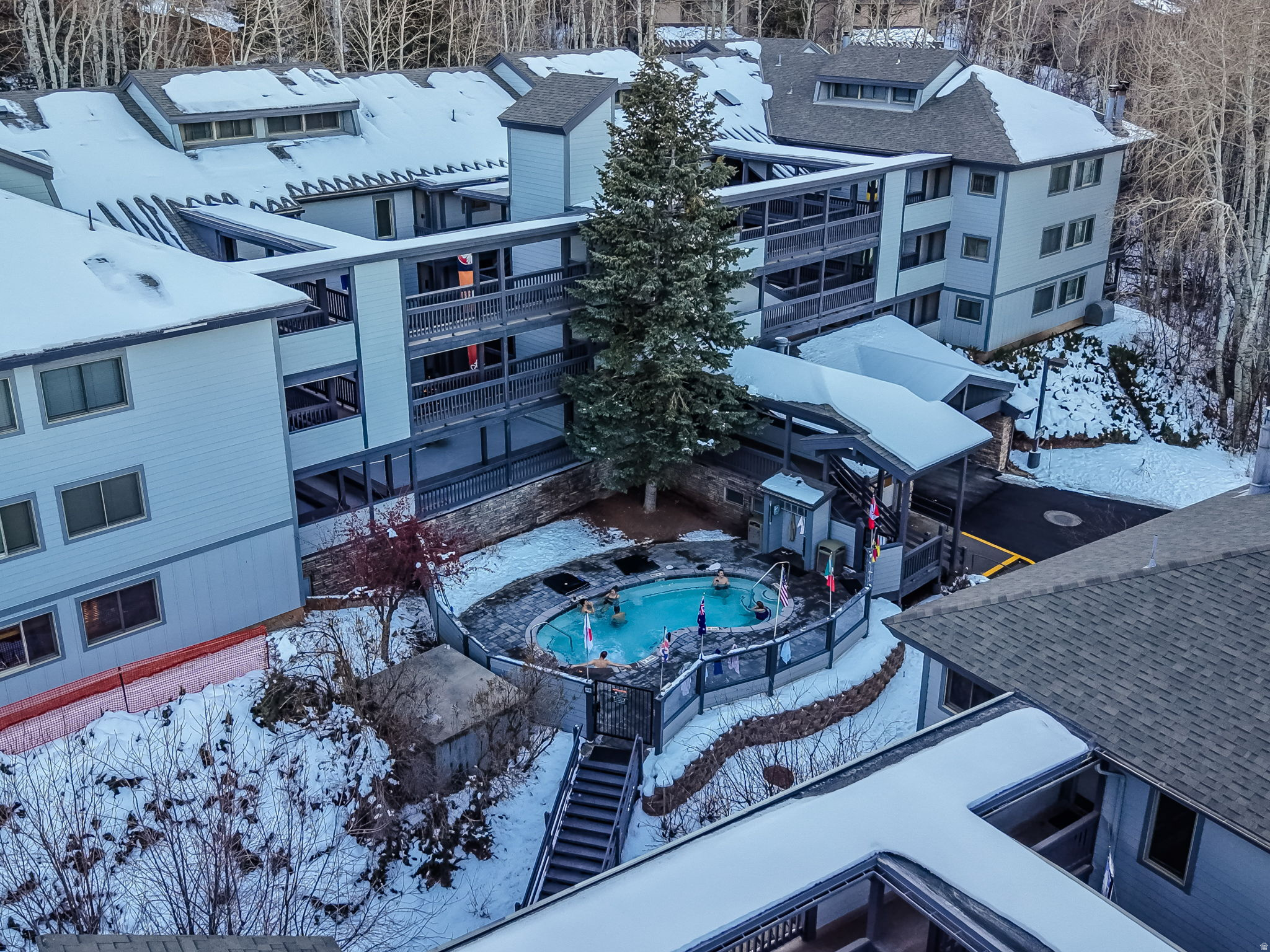 405 SILVER KING DR #121
