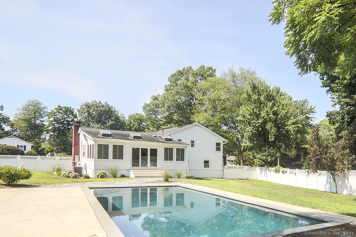 6 Columbine Lane