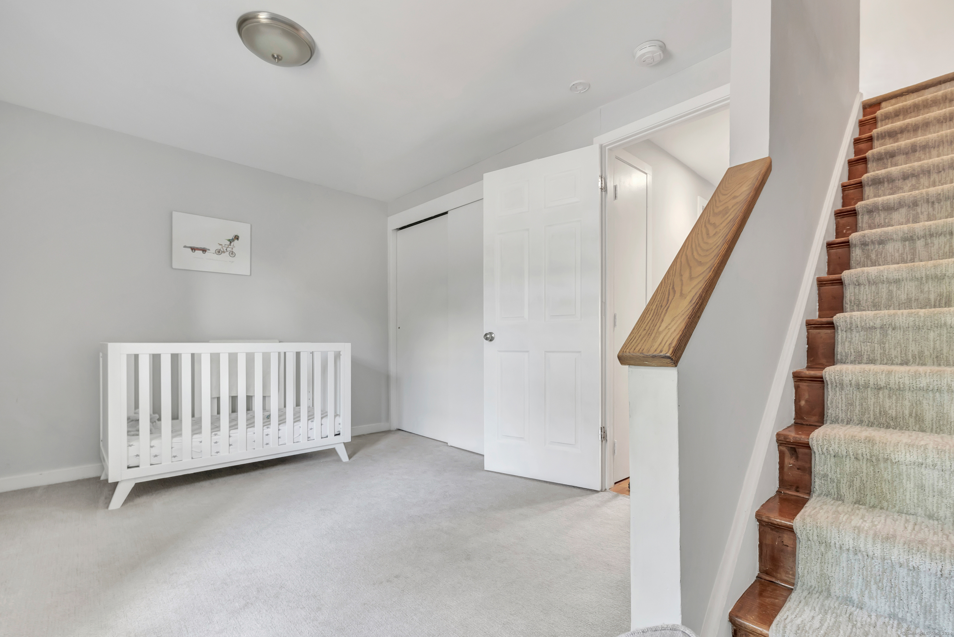 32 Pine Street APT 1B