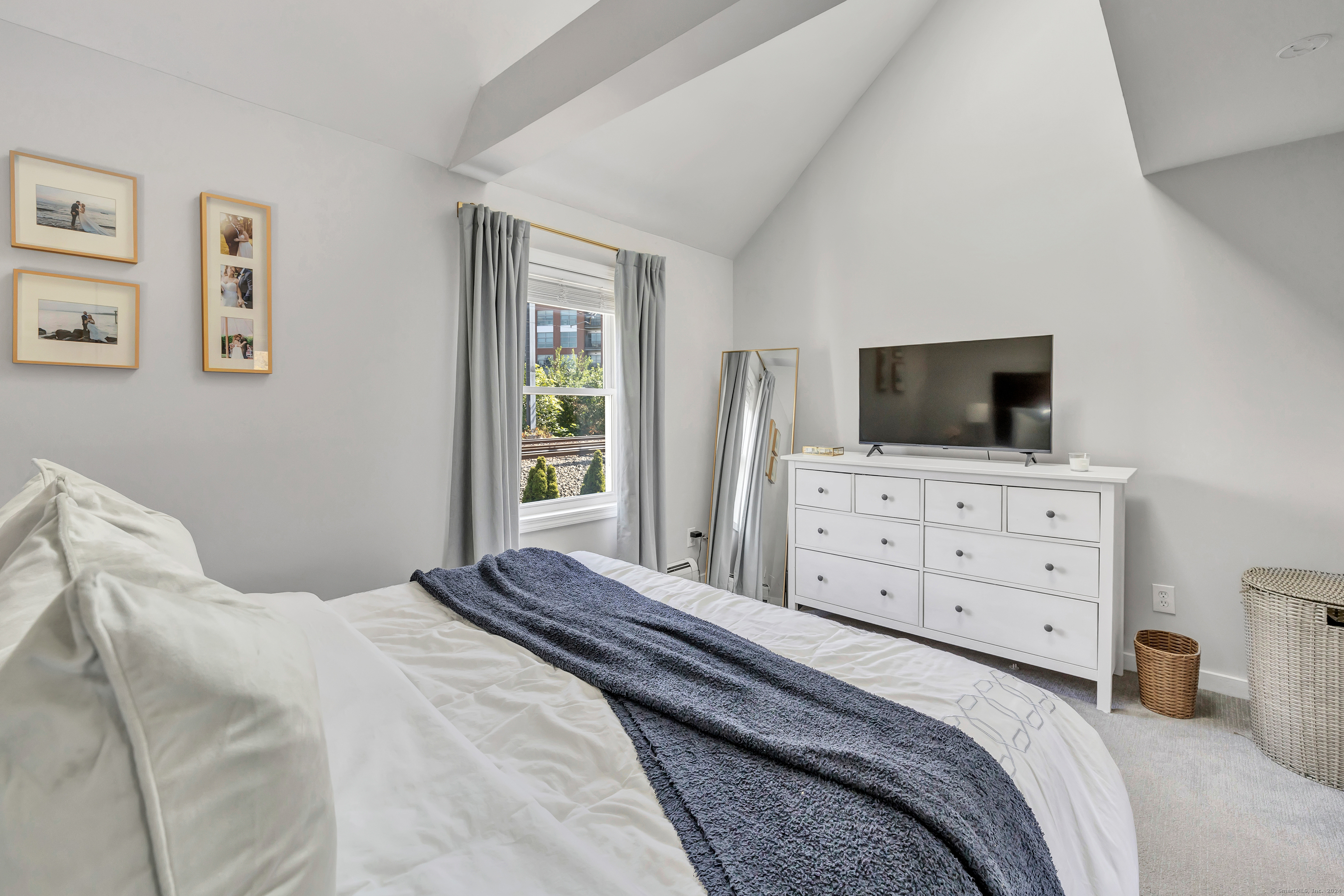 32 Pine Street APT 1B