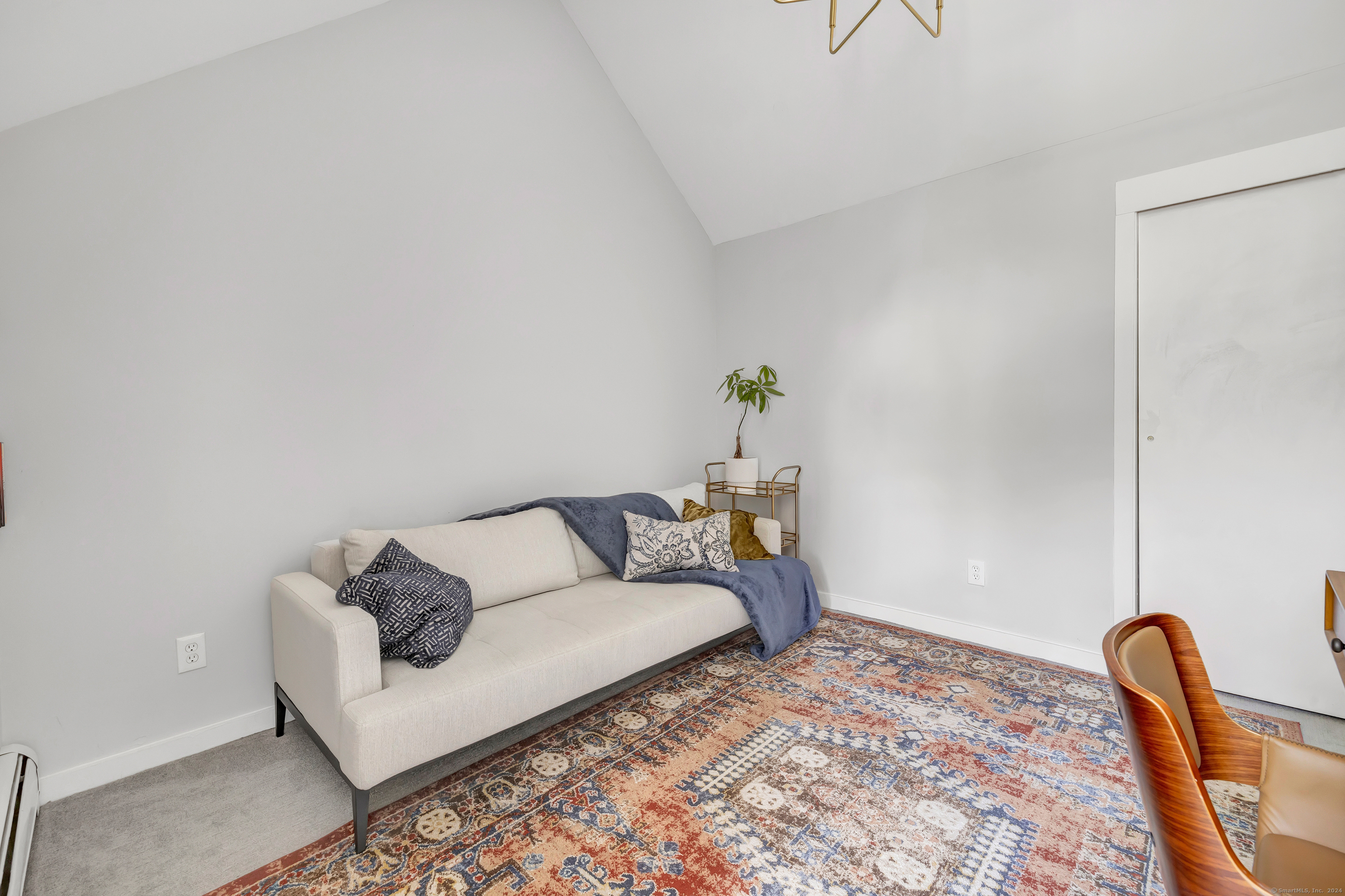 32 Pine Street APT 1B