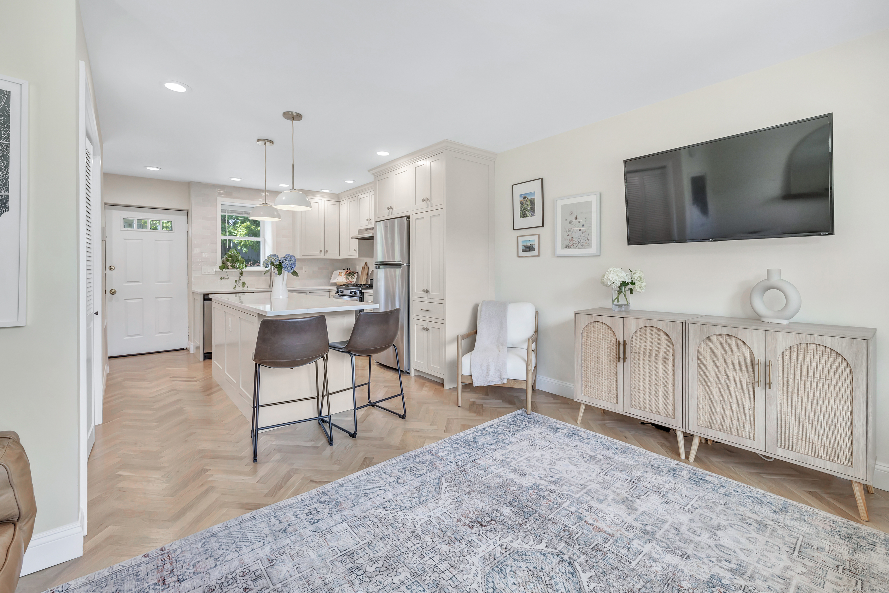 32 Pine Street APT 1B