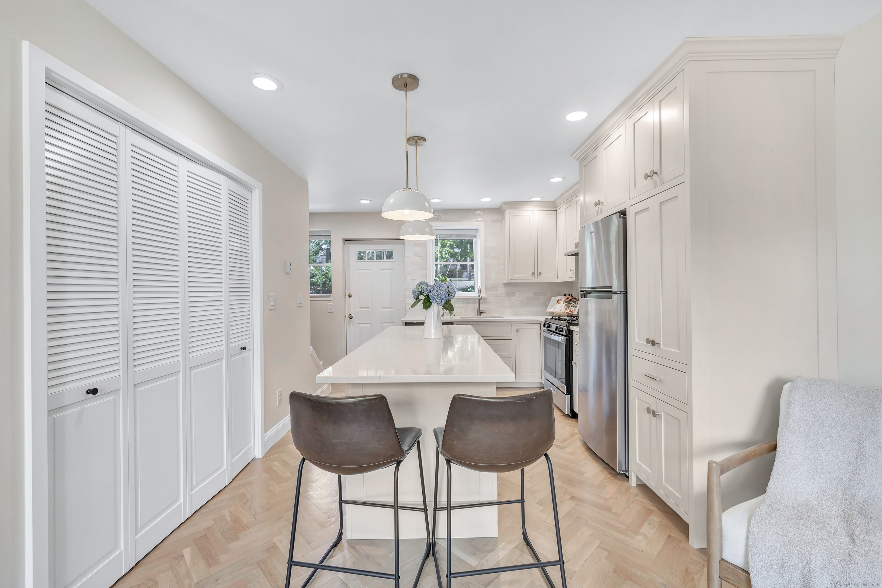 32 Pine Street APT 1B