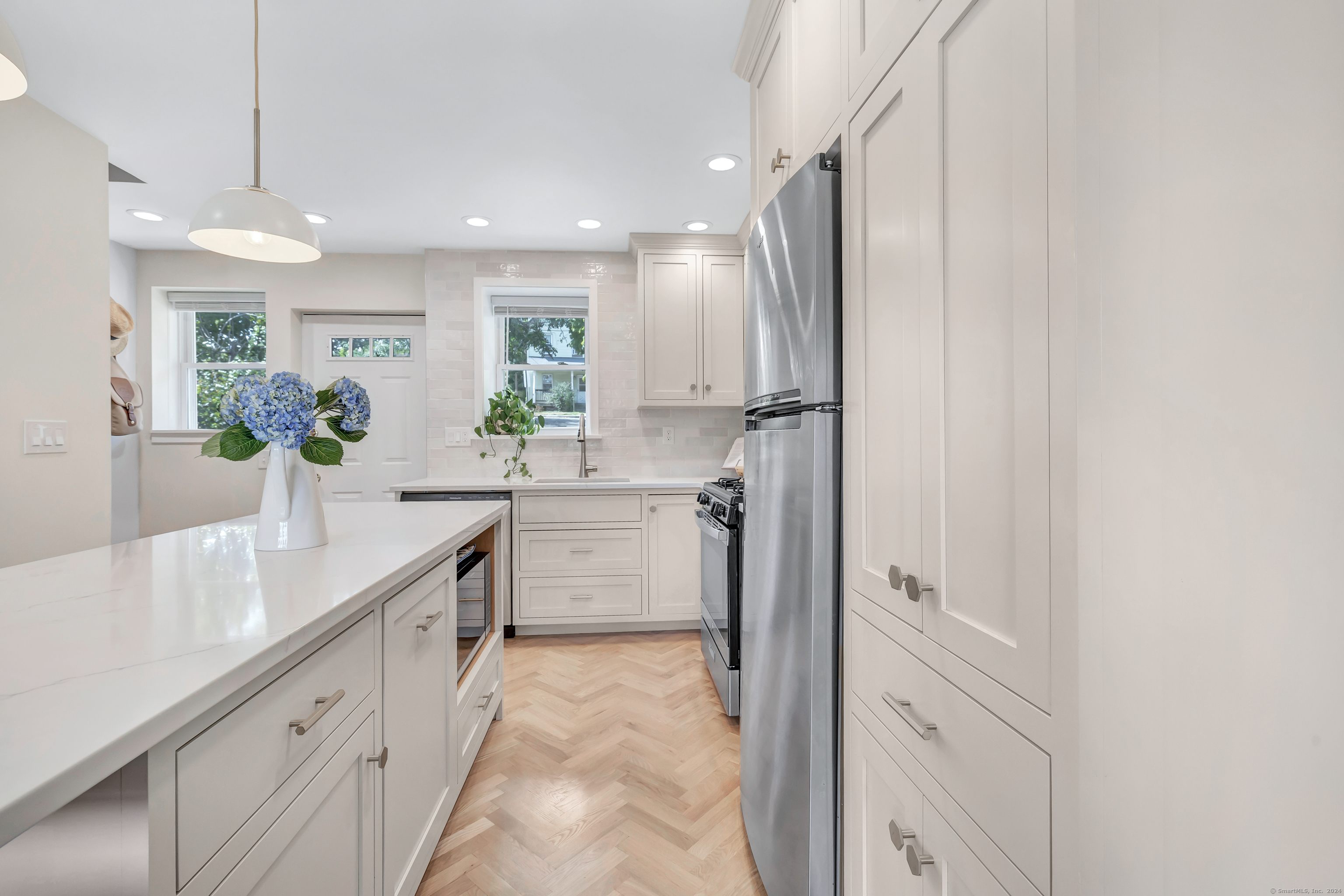 32 Pine Street APT 1B