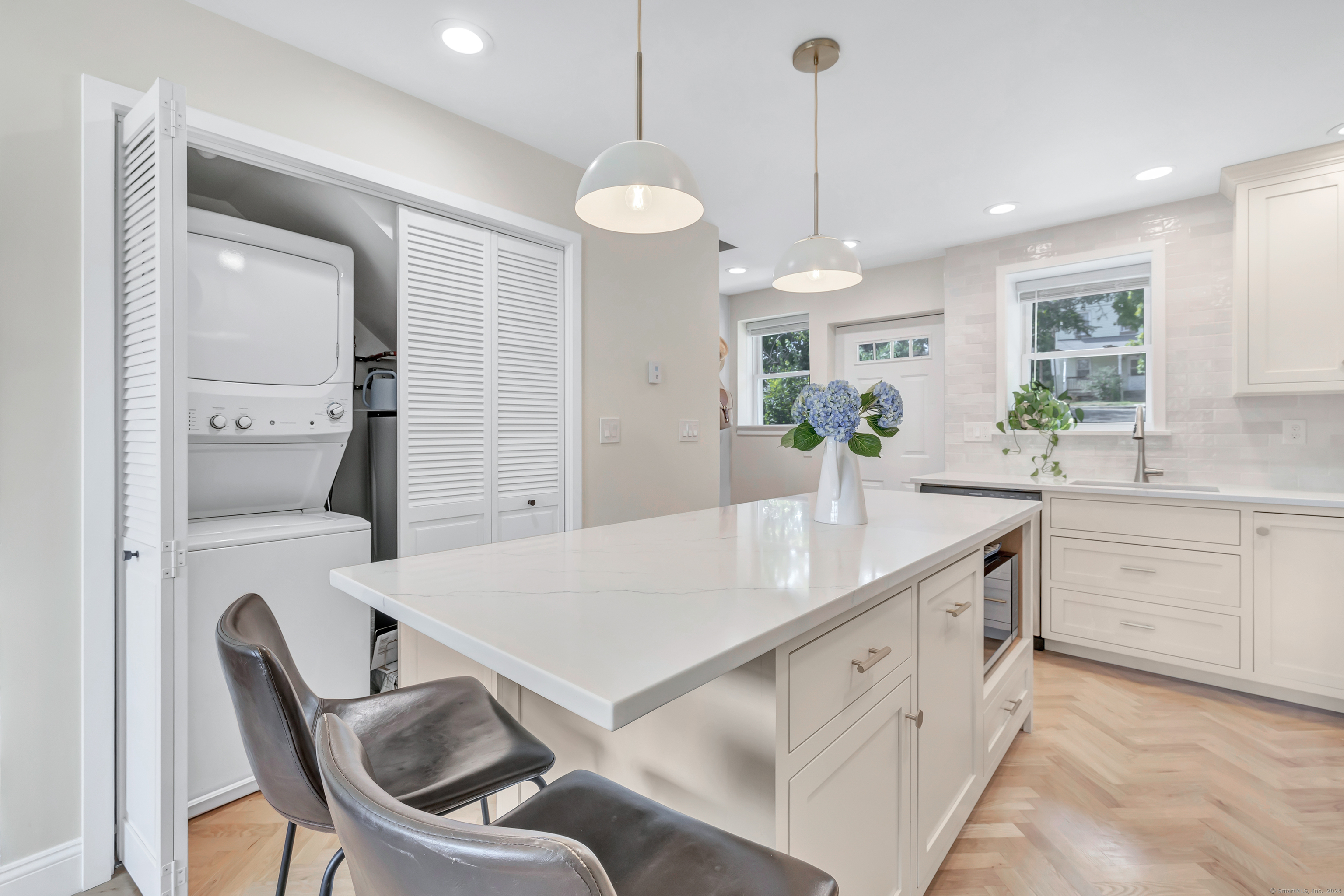 32 Pine Street APT 1B