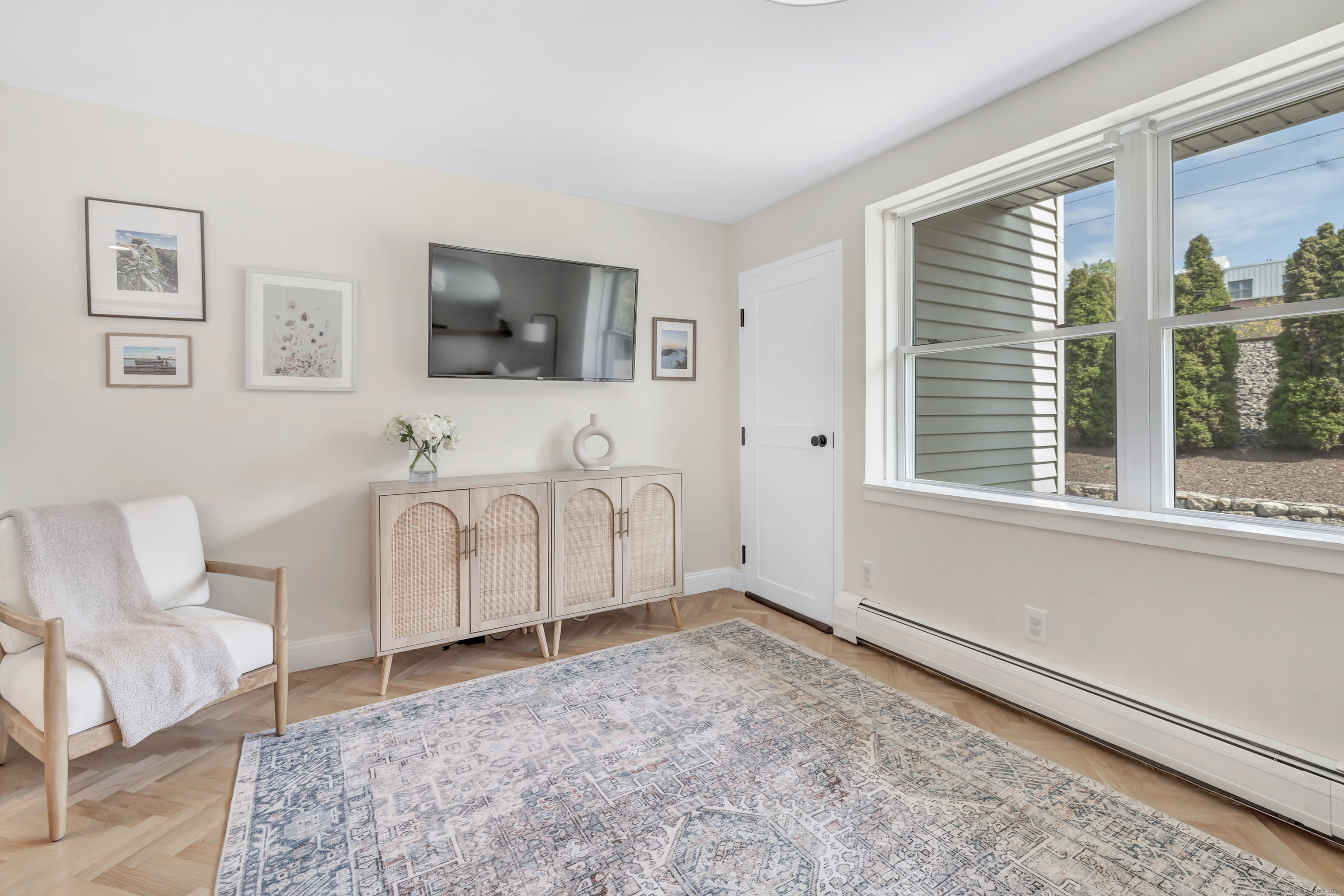 32 Pine Street APT 1B