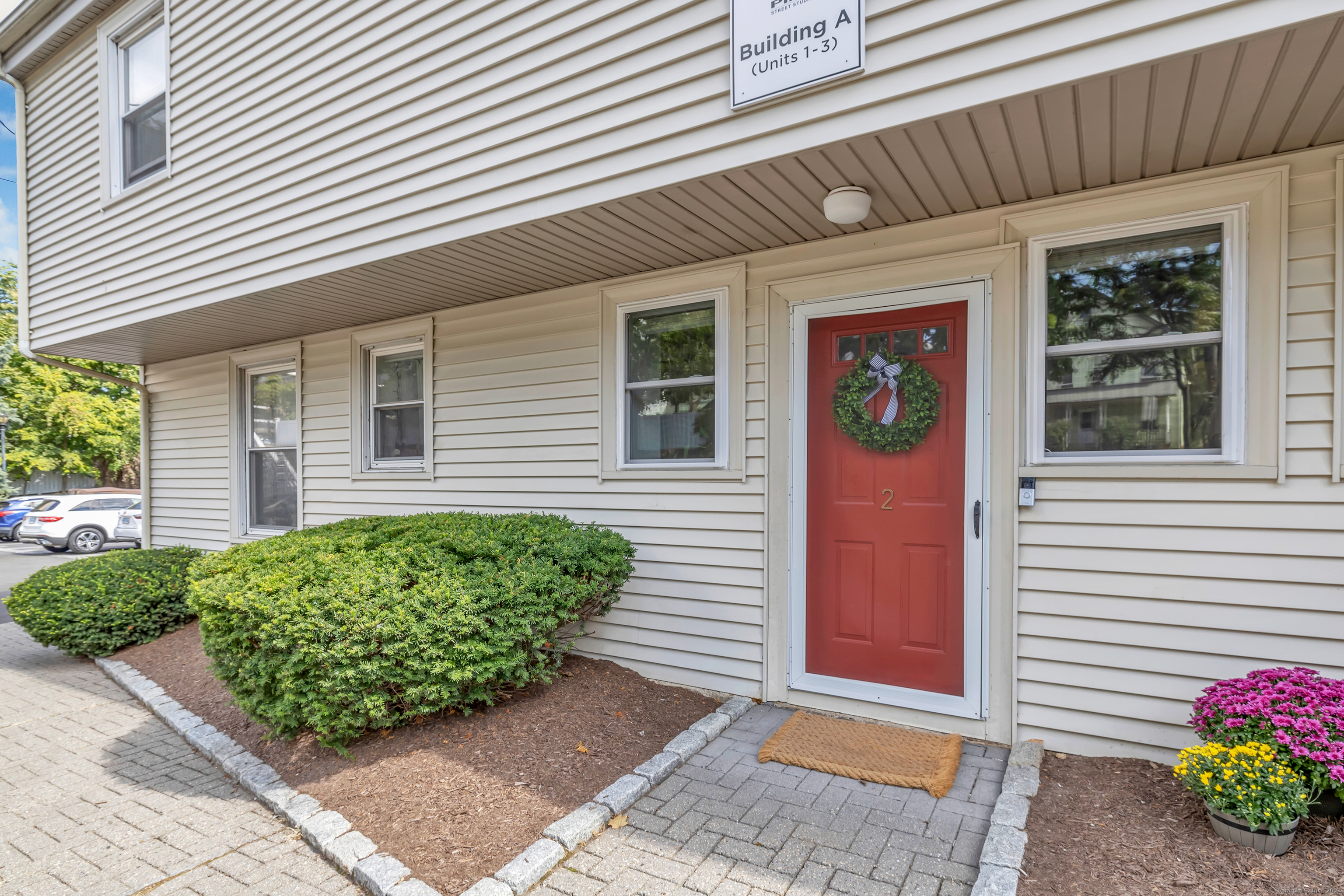 32 Pine Street APT 1B