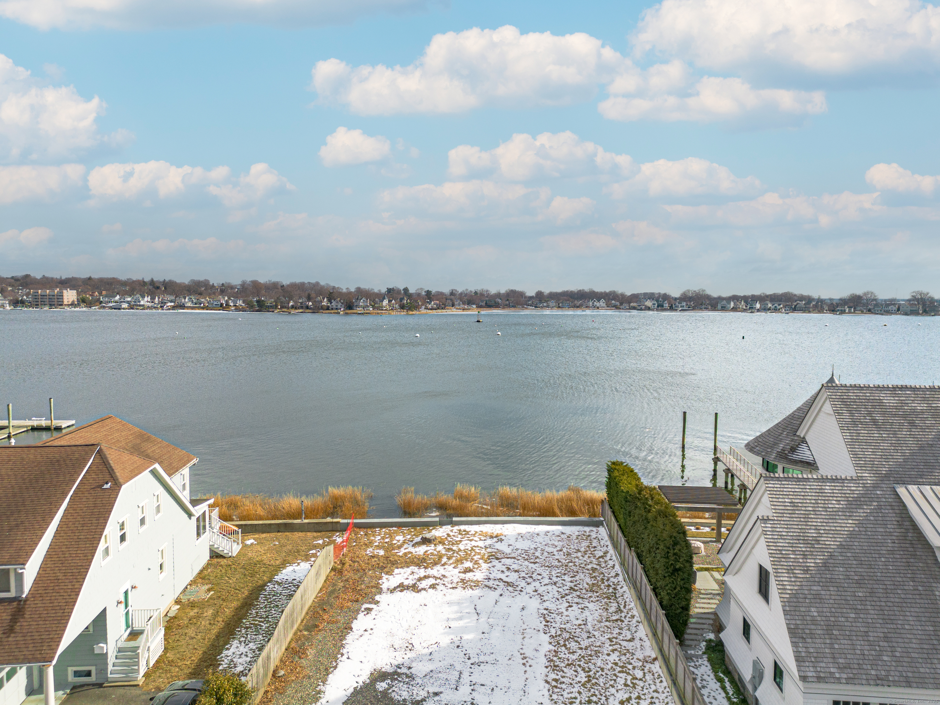 36 Shorefront Park