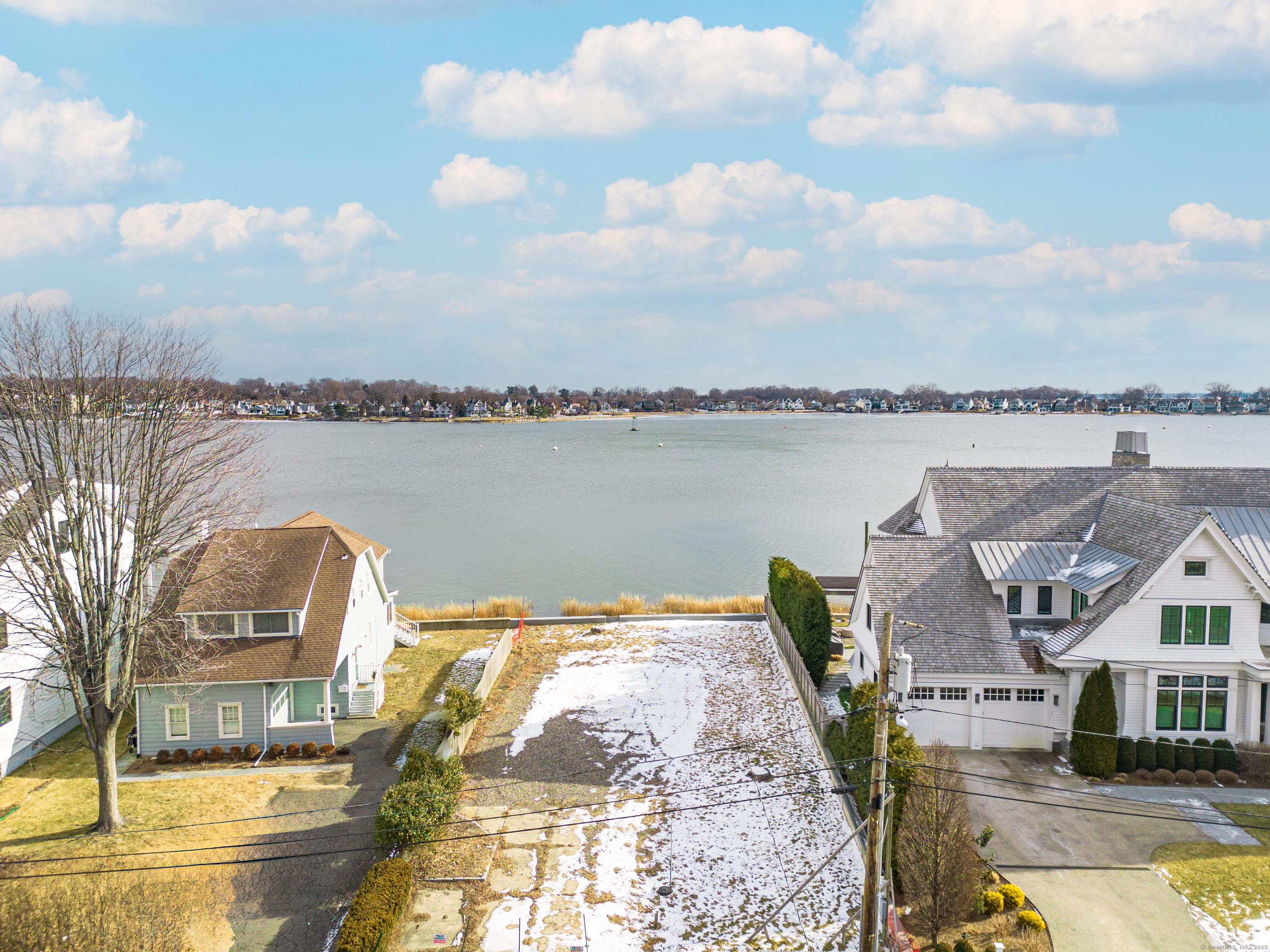 36 Shorefront Park