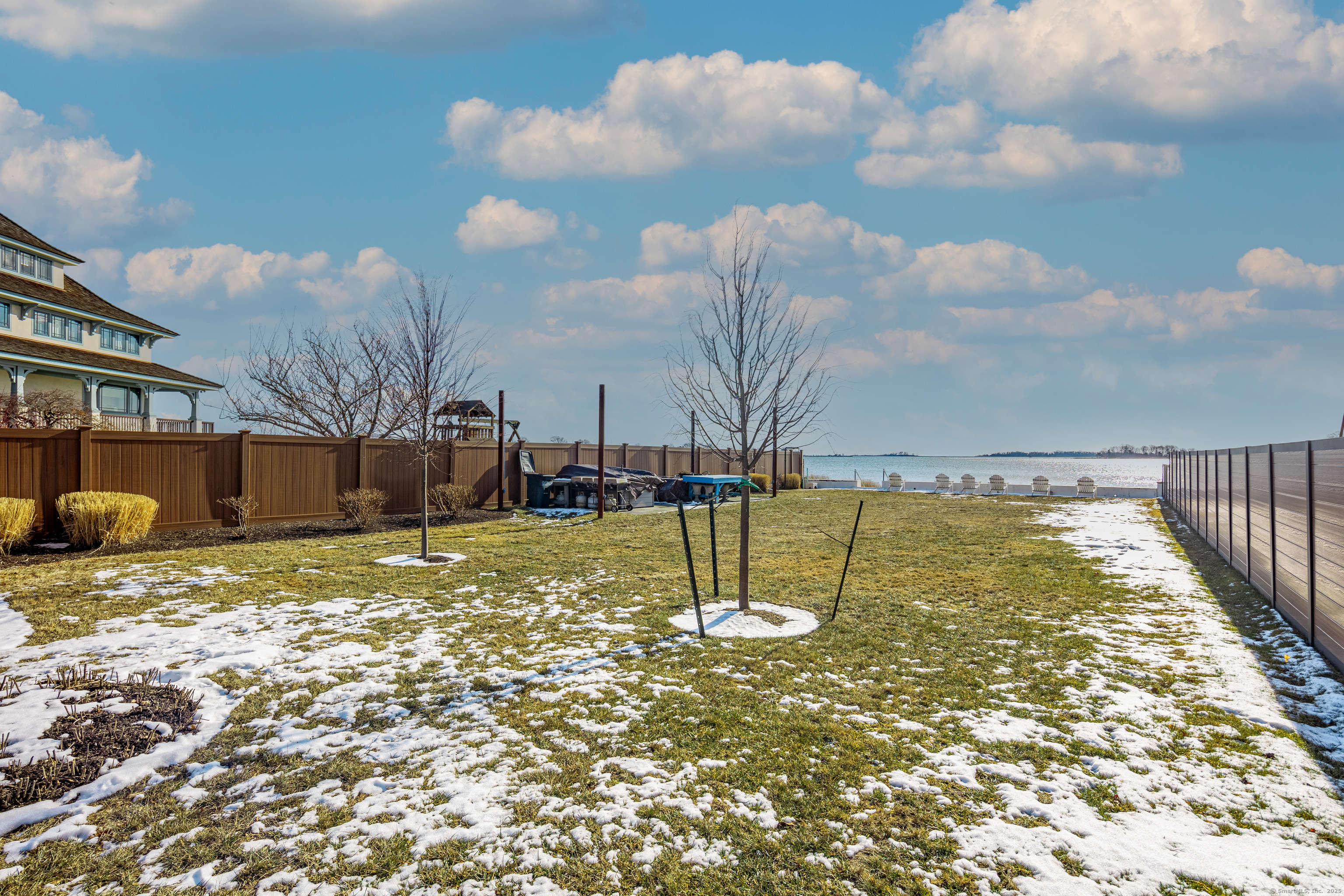 36 Shorefront Park