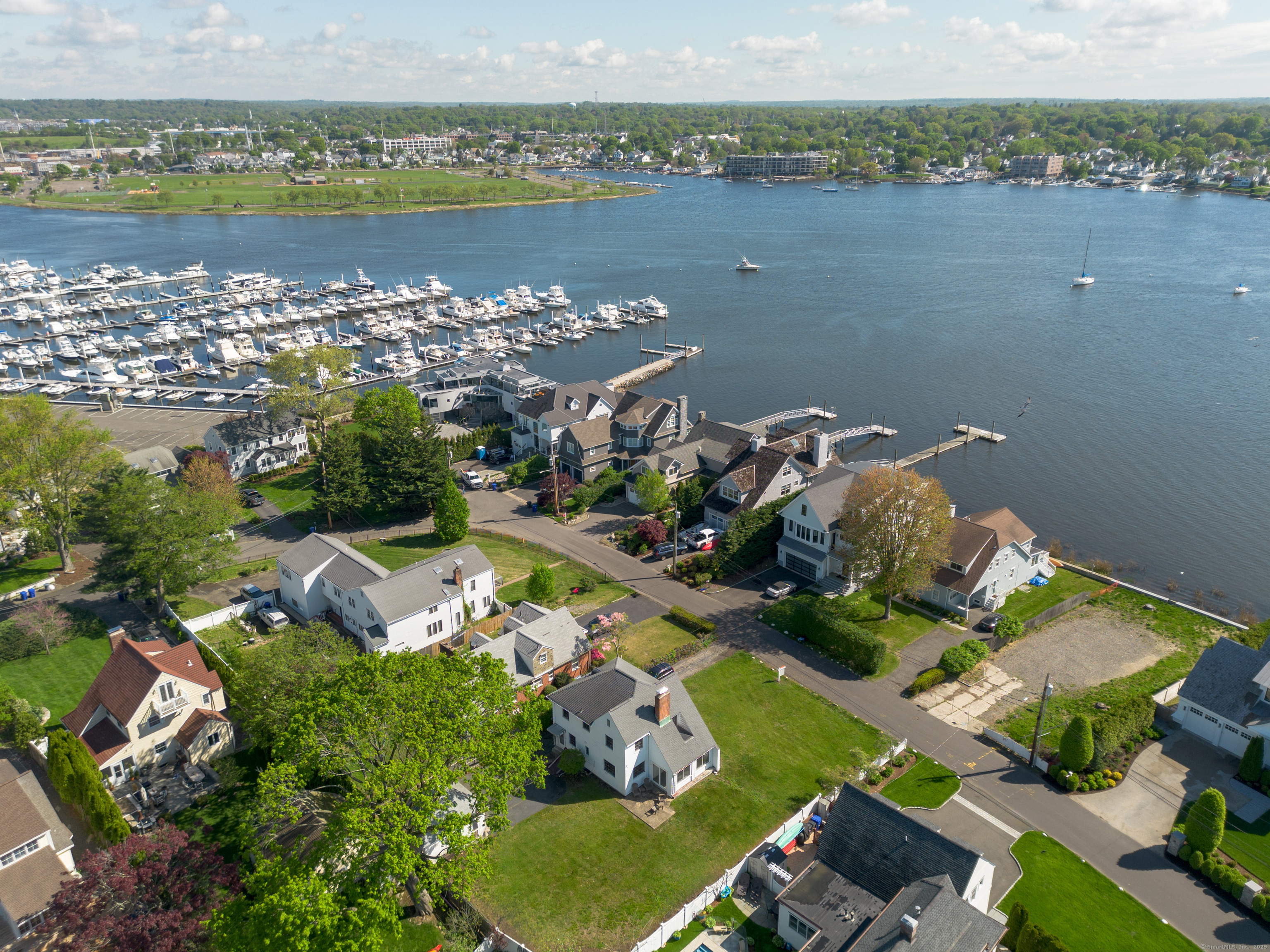 25 Shorefront Park