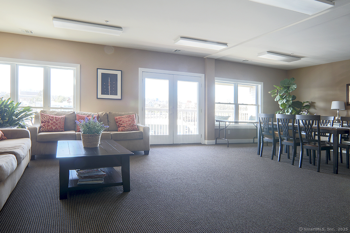 4 Daskams Lane 303