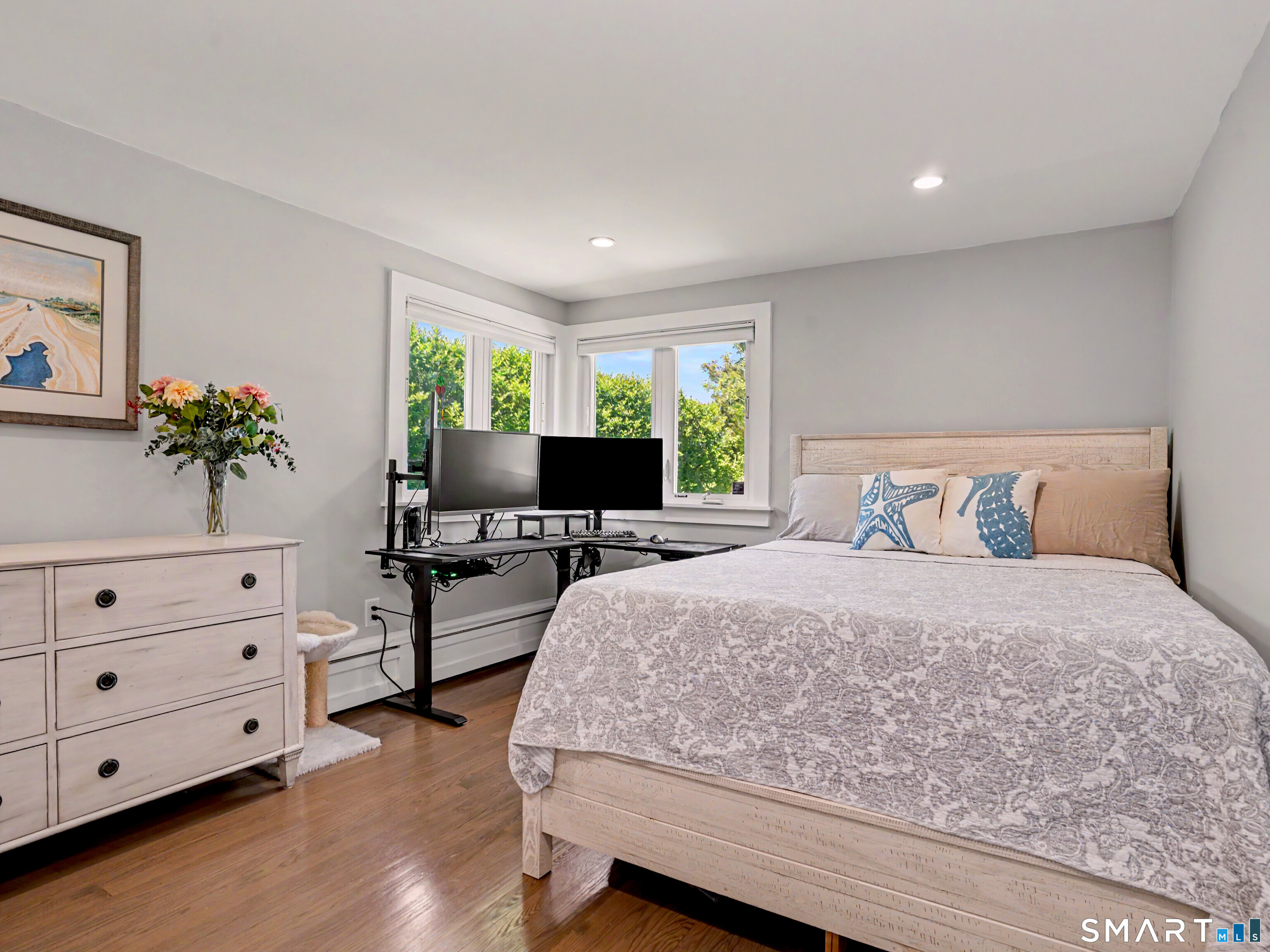10 Shorefront Park