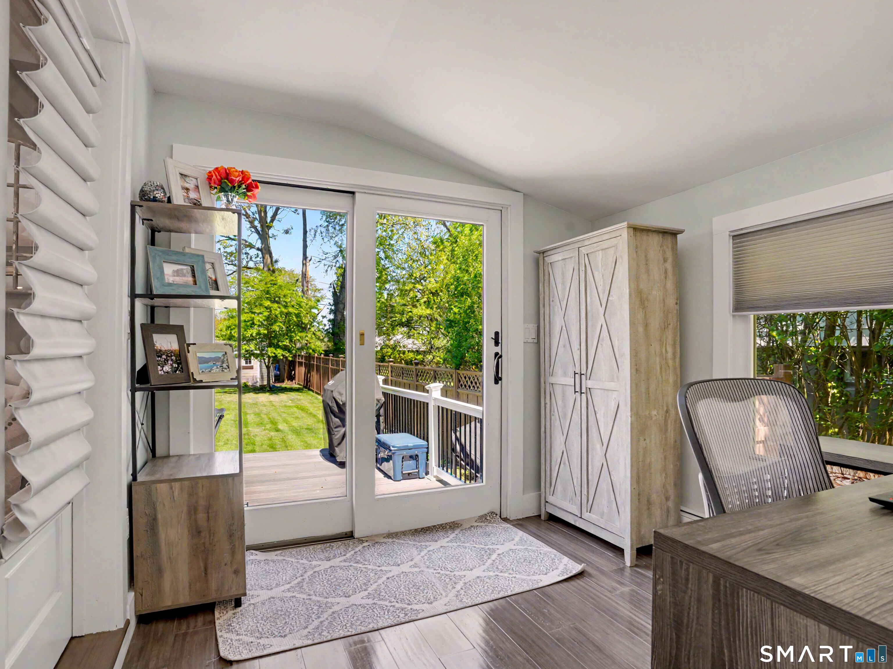 10 Shorefront Park