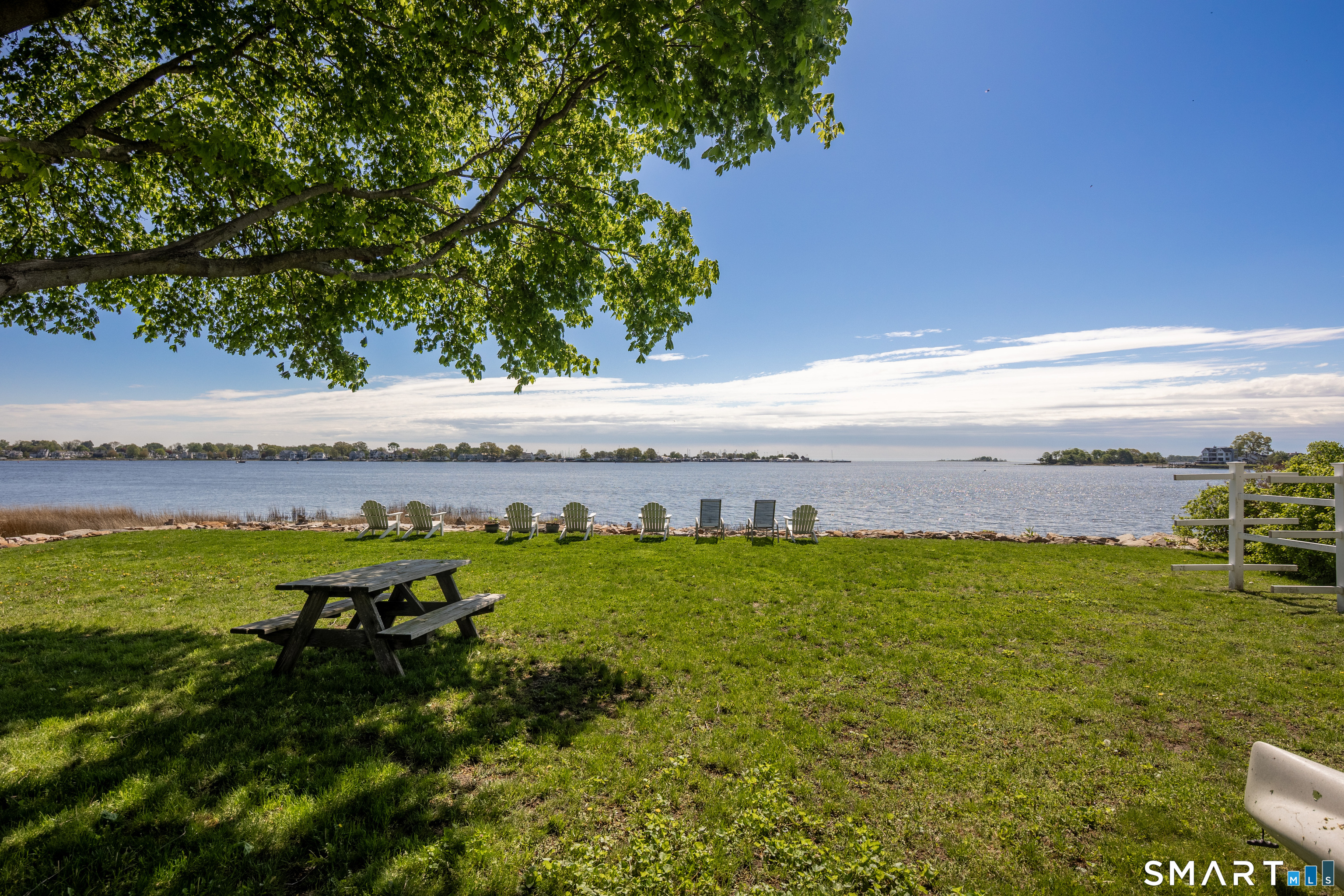 10 Shorefront Park