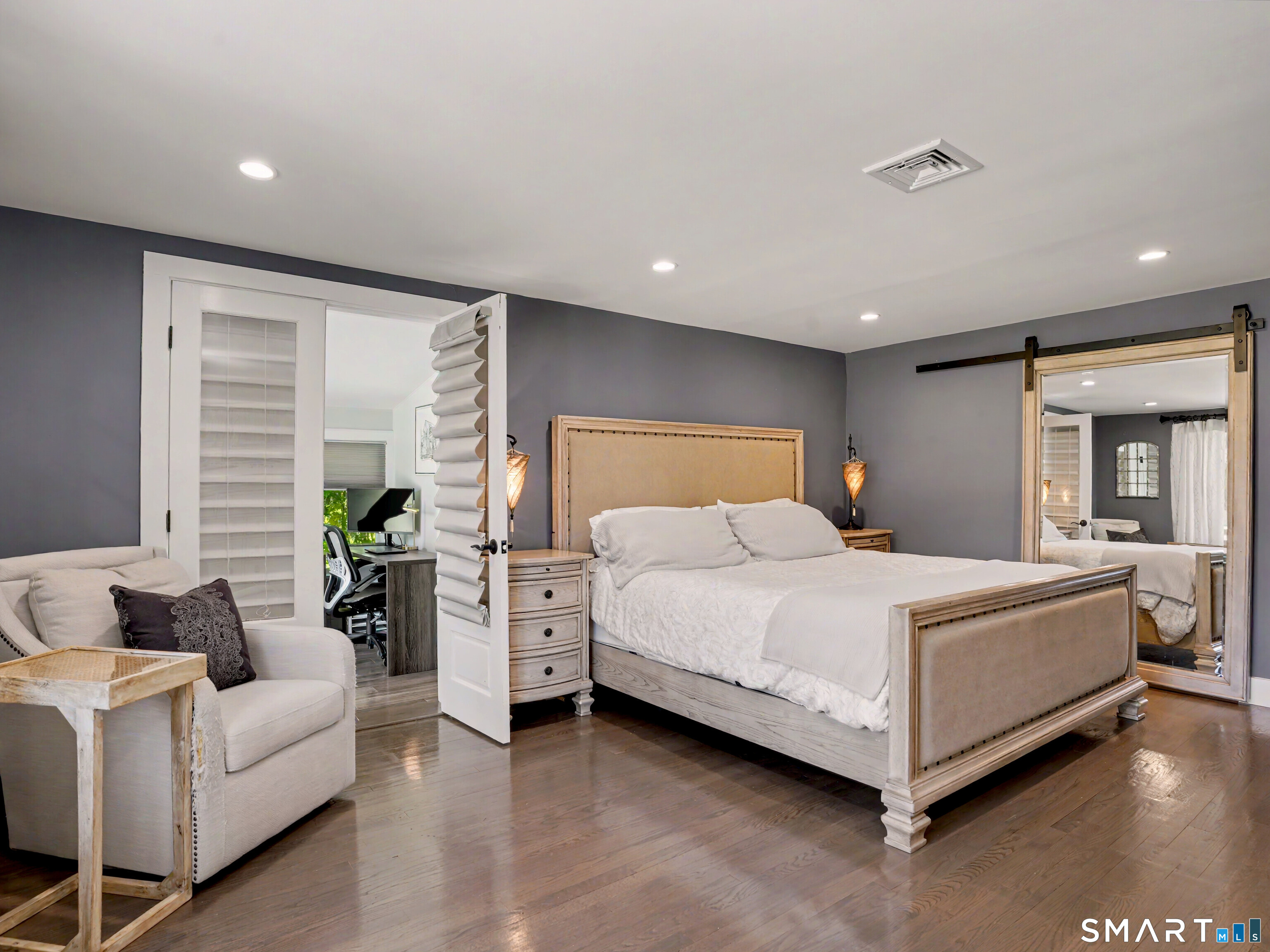 10 Shorefront Park