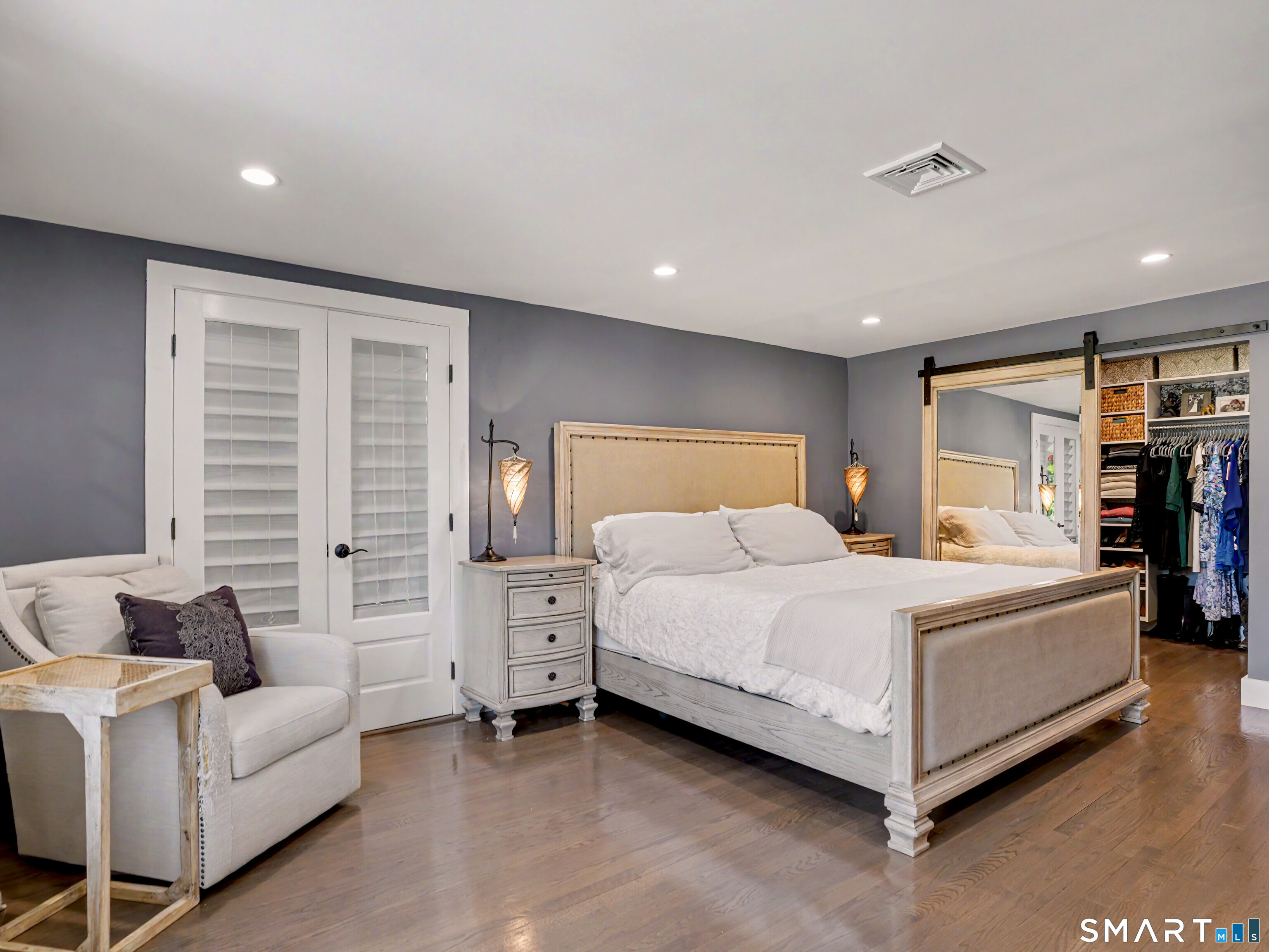 10 Shorefront Park