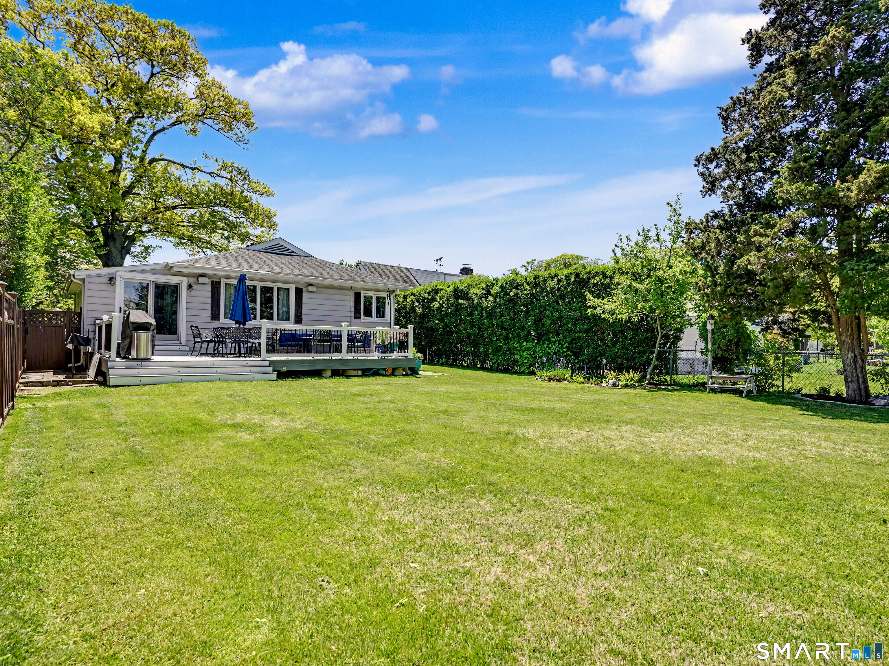 10 Shorefront Park
