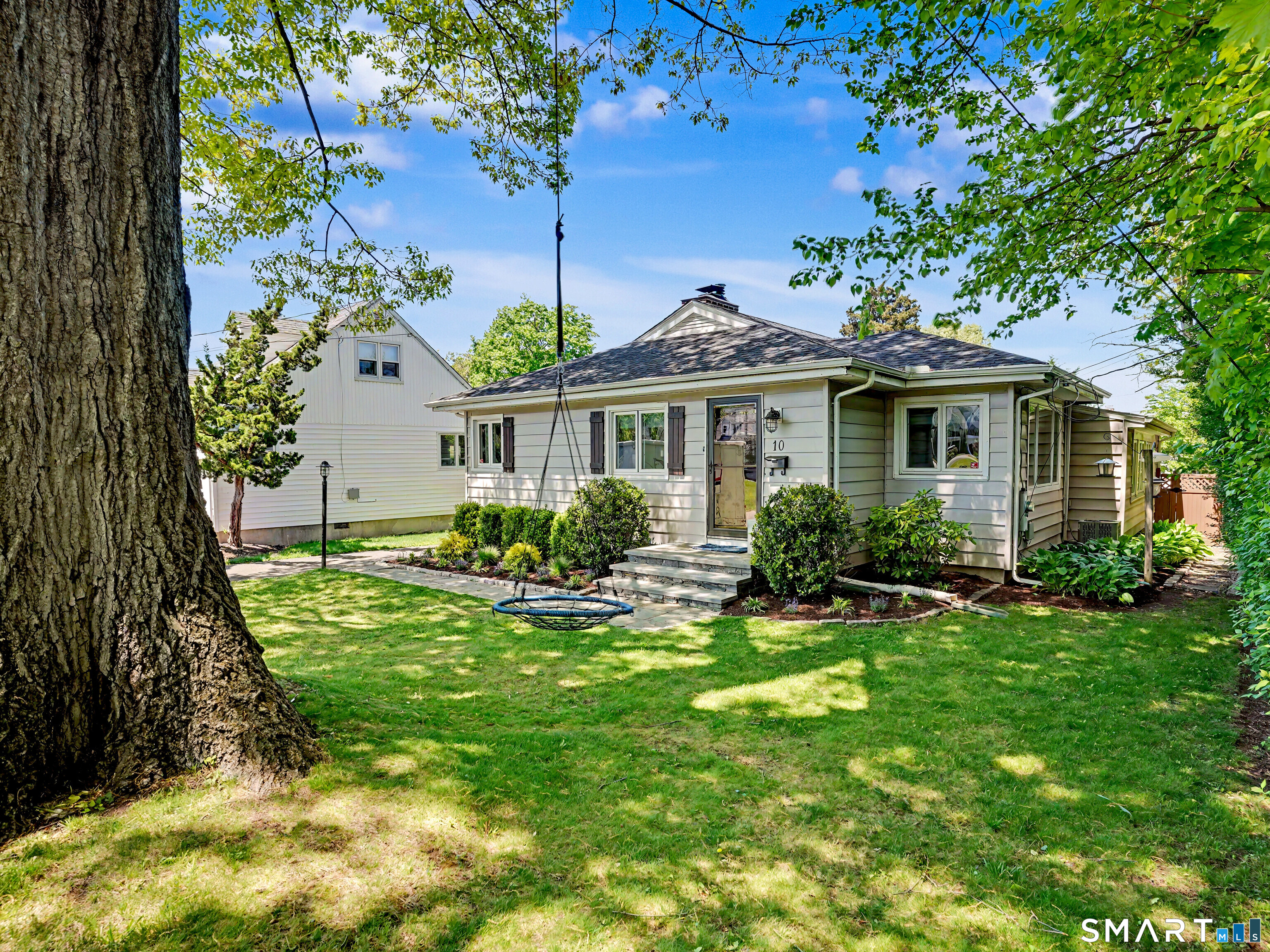 10 Shorefront Park