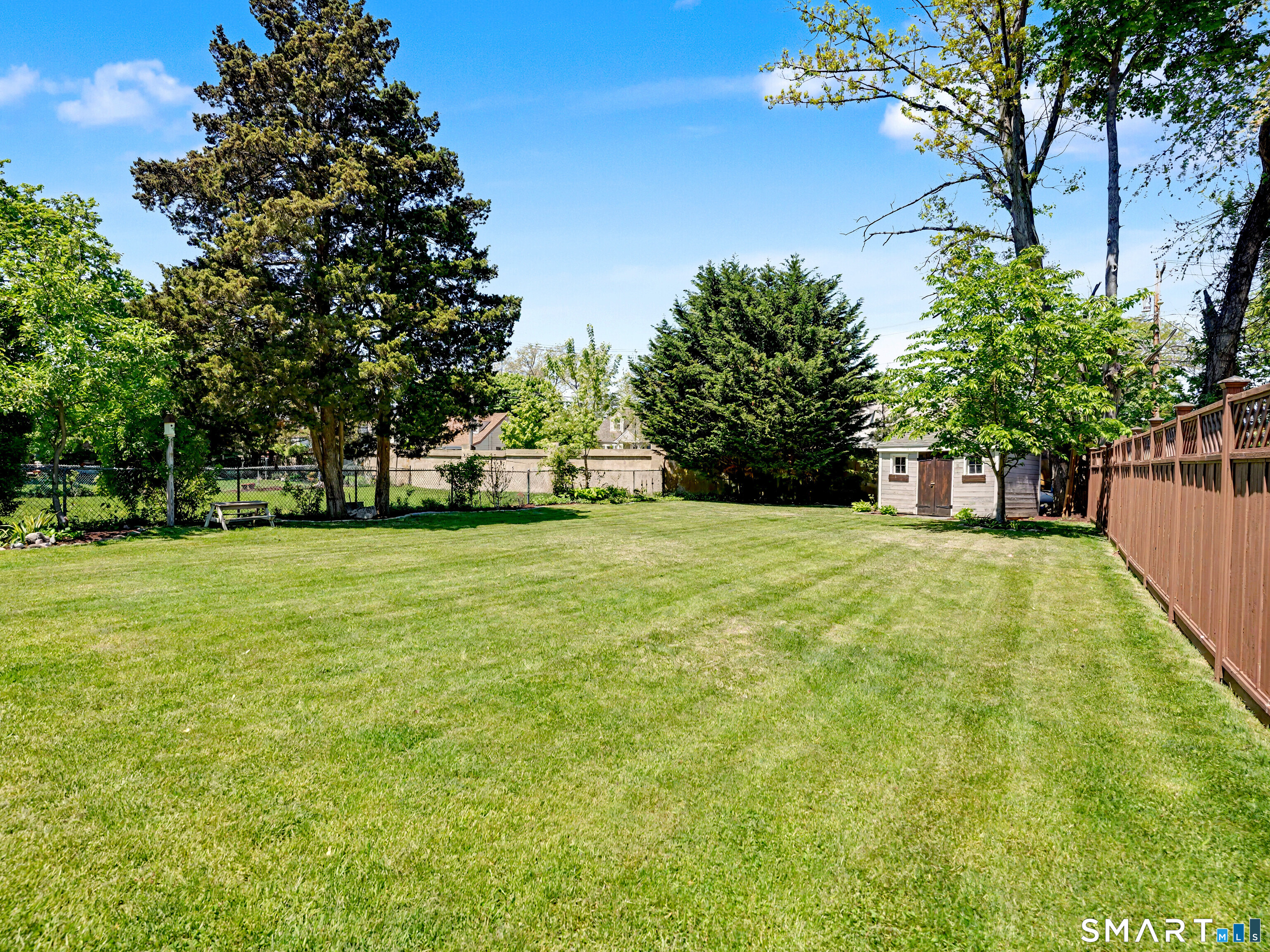 10 Shorefront Park