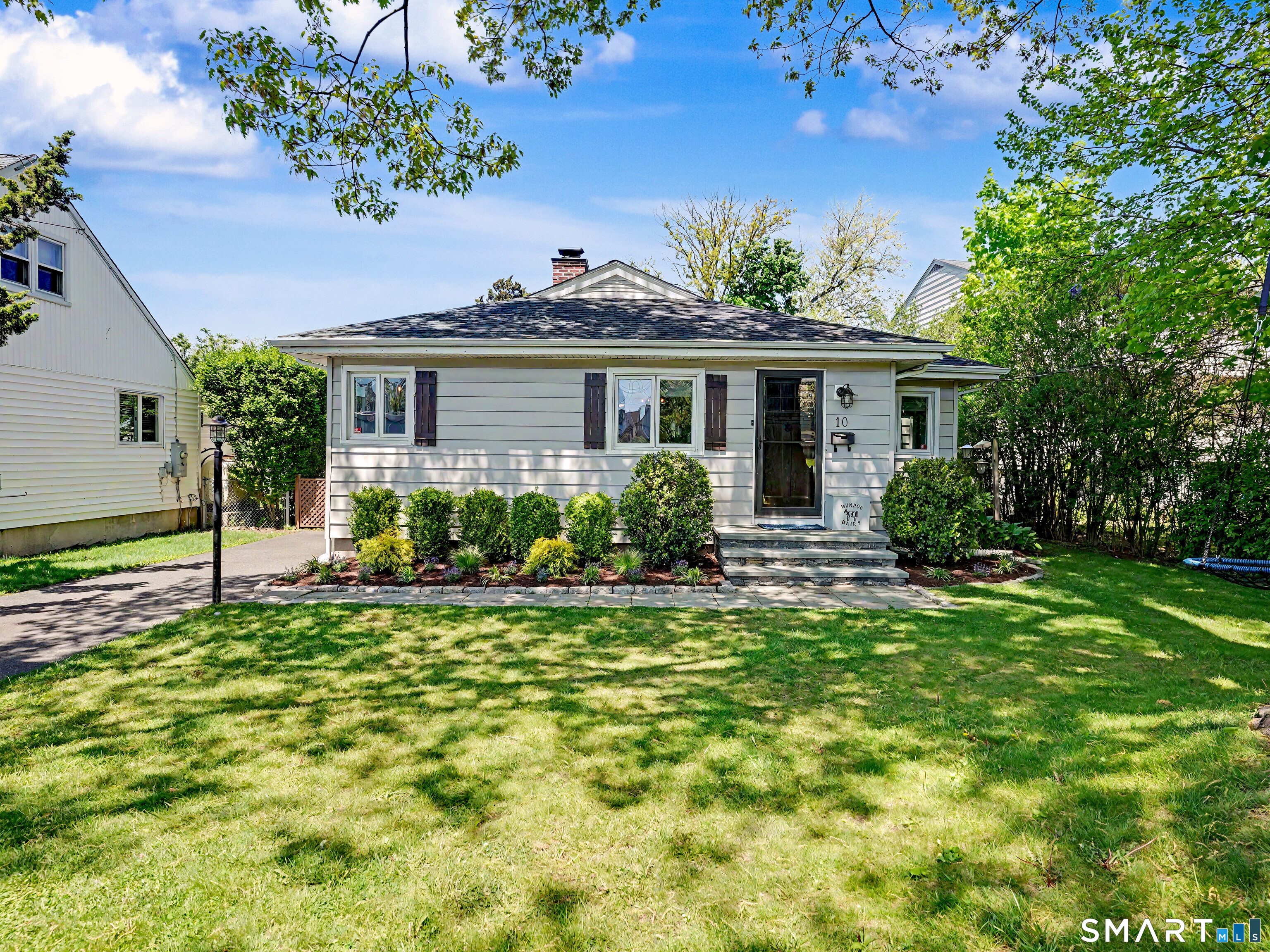 10 Shorefront Park