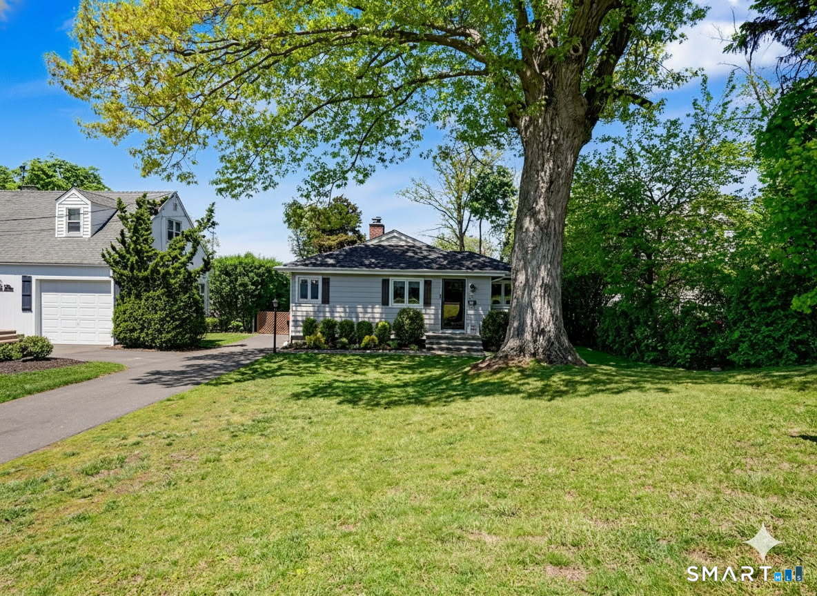 10 Shorefront Park