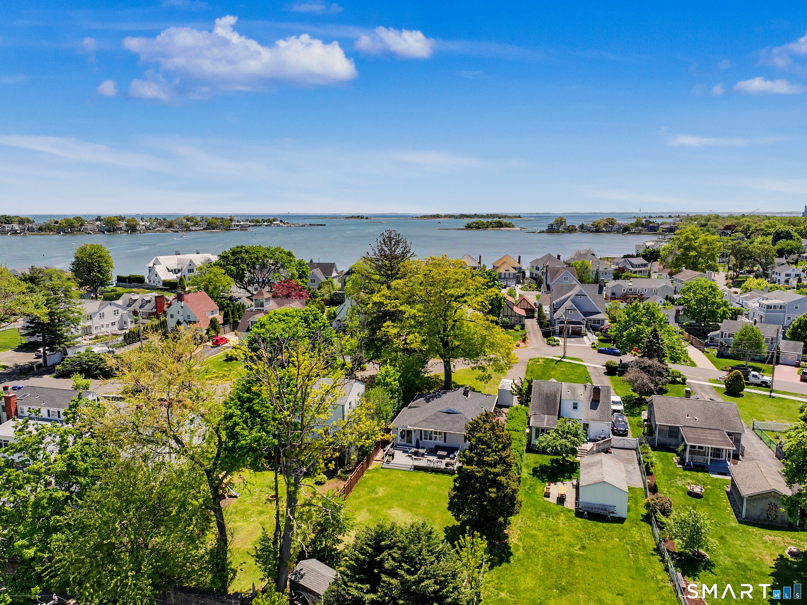 10 Shorefront Park