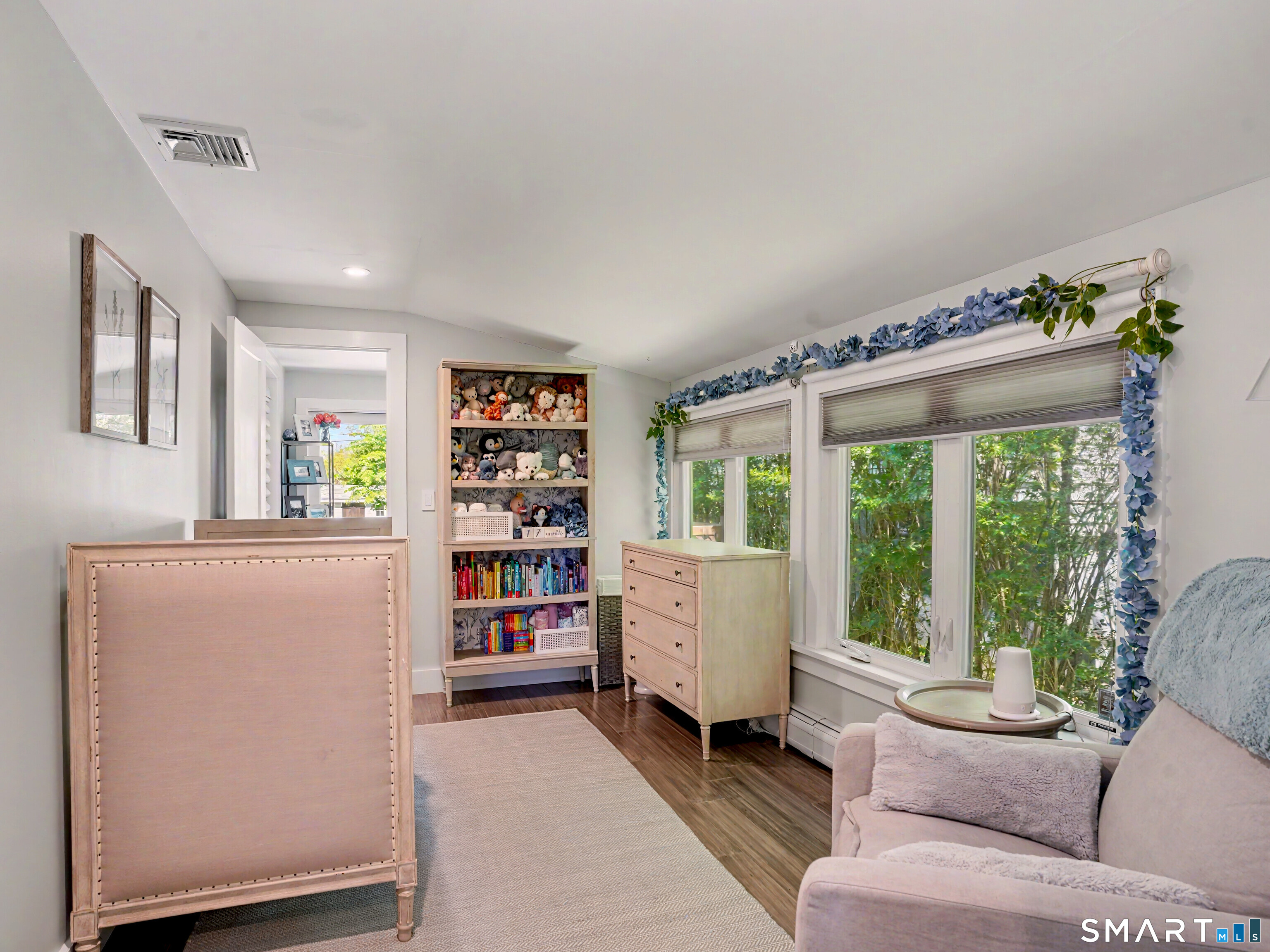 10 Shorefront Park