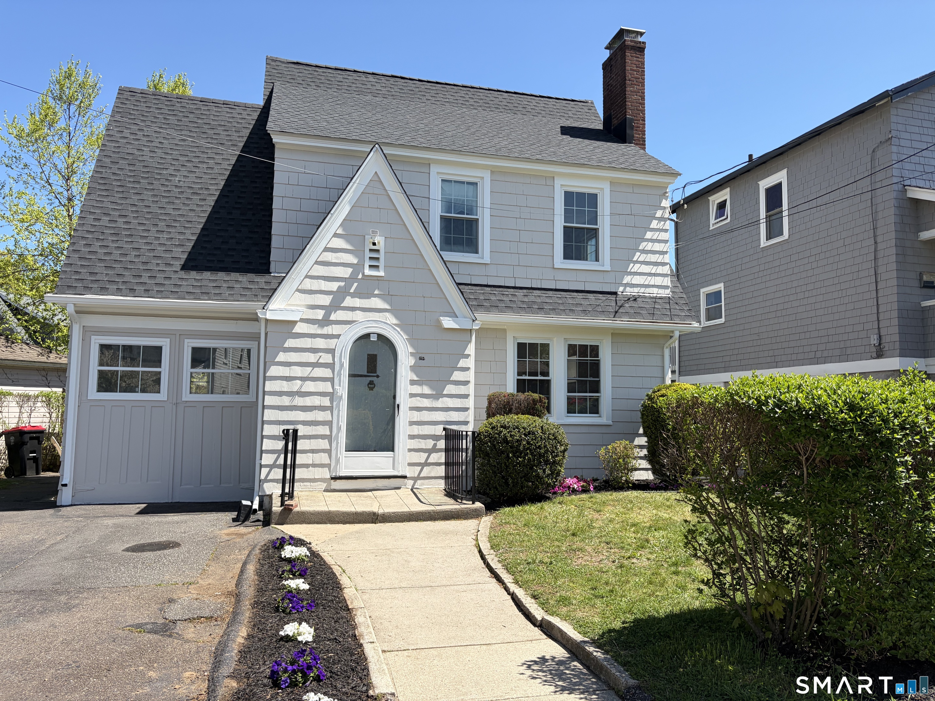 10 Elliott Street