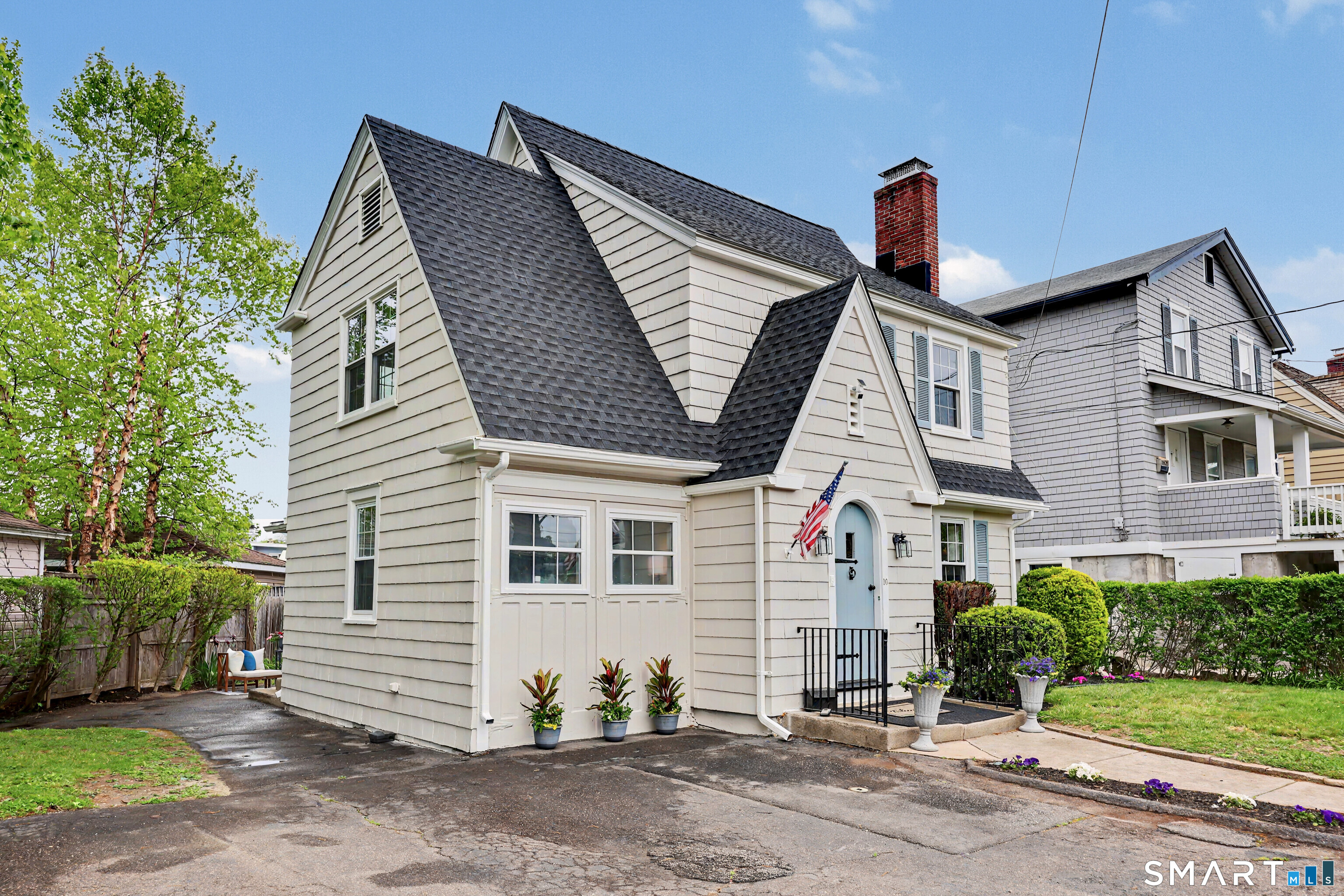 10 Elliott Street