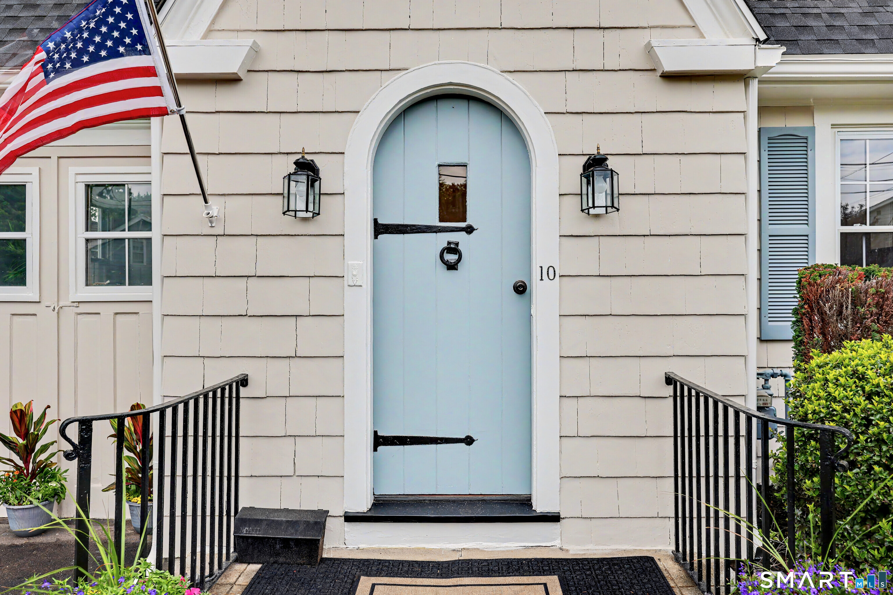 10 Elliott Street