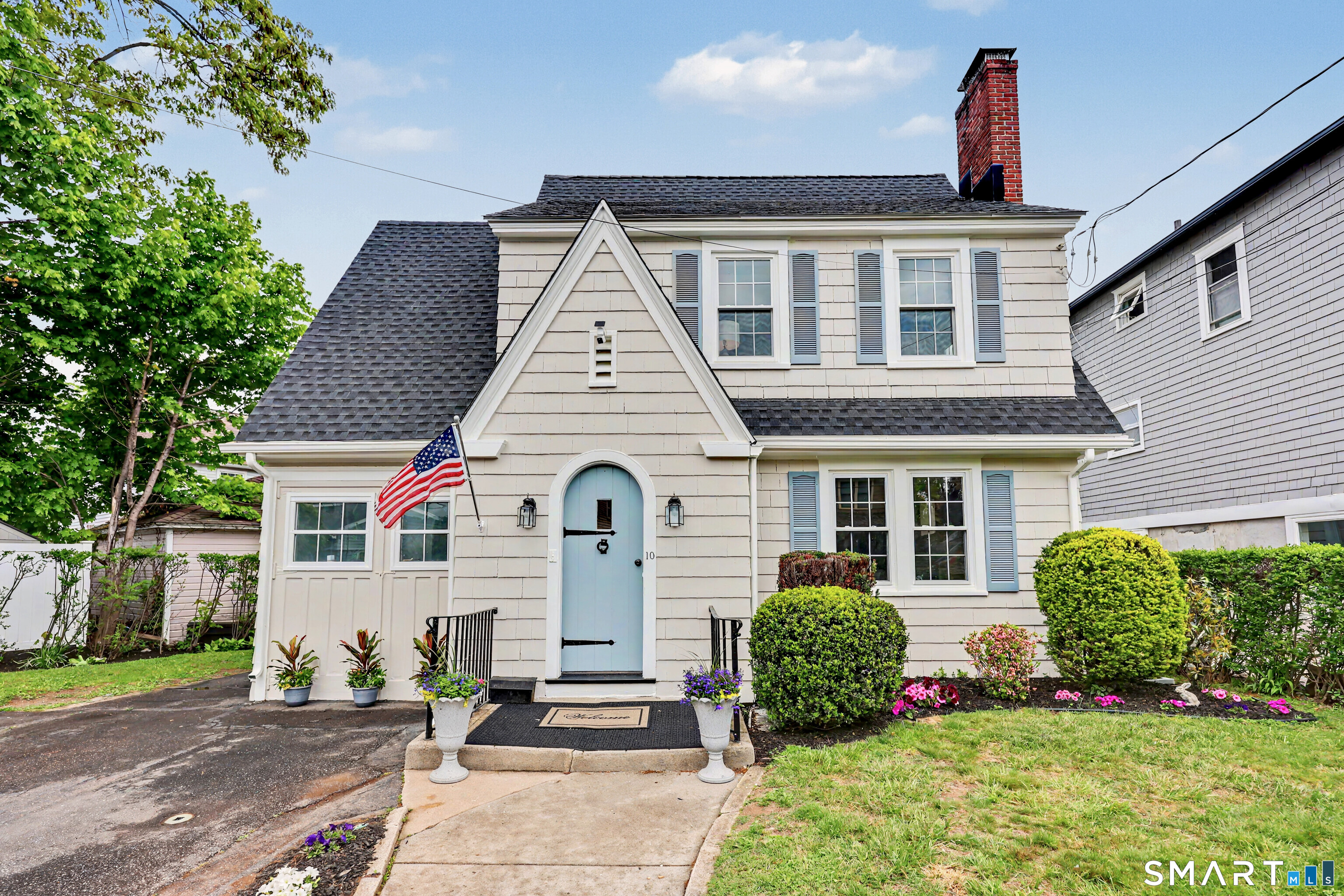 10 Elliott Street