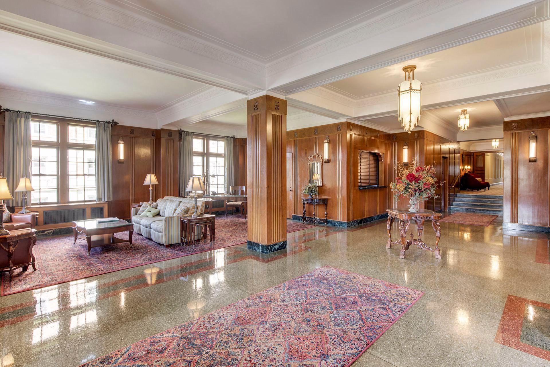 2615 Park Avenue Unit: 213
