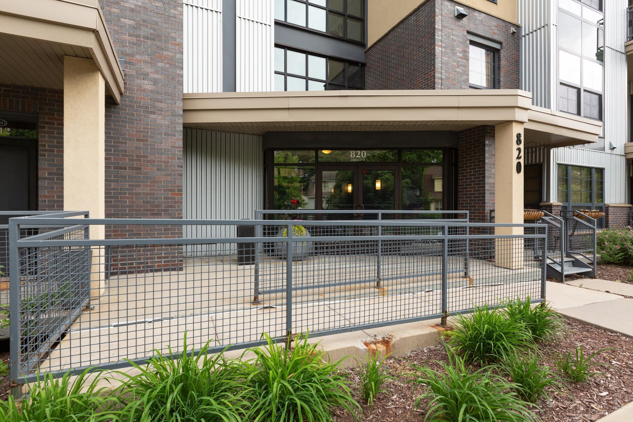 820 Emerald Street Unit: 404