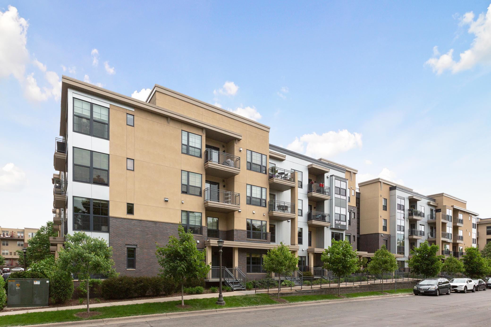 820 Emerald Street Unit: 404