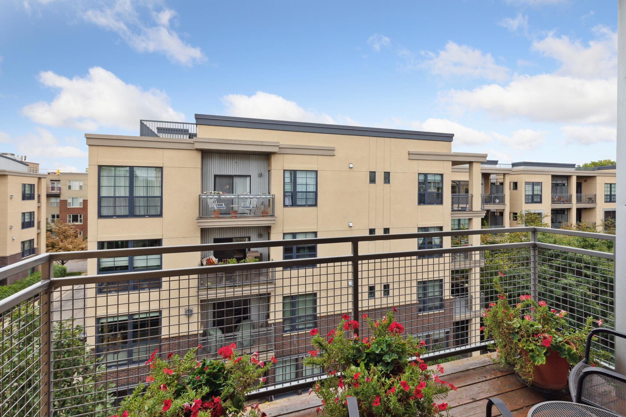 820 Emerald Street Unit: 404