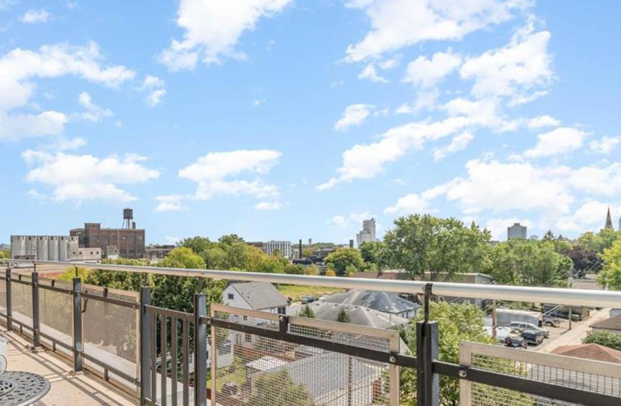1701 Madison Street NE Unit: 404