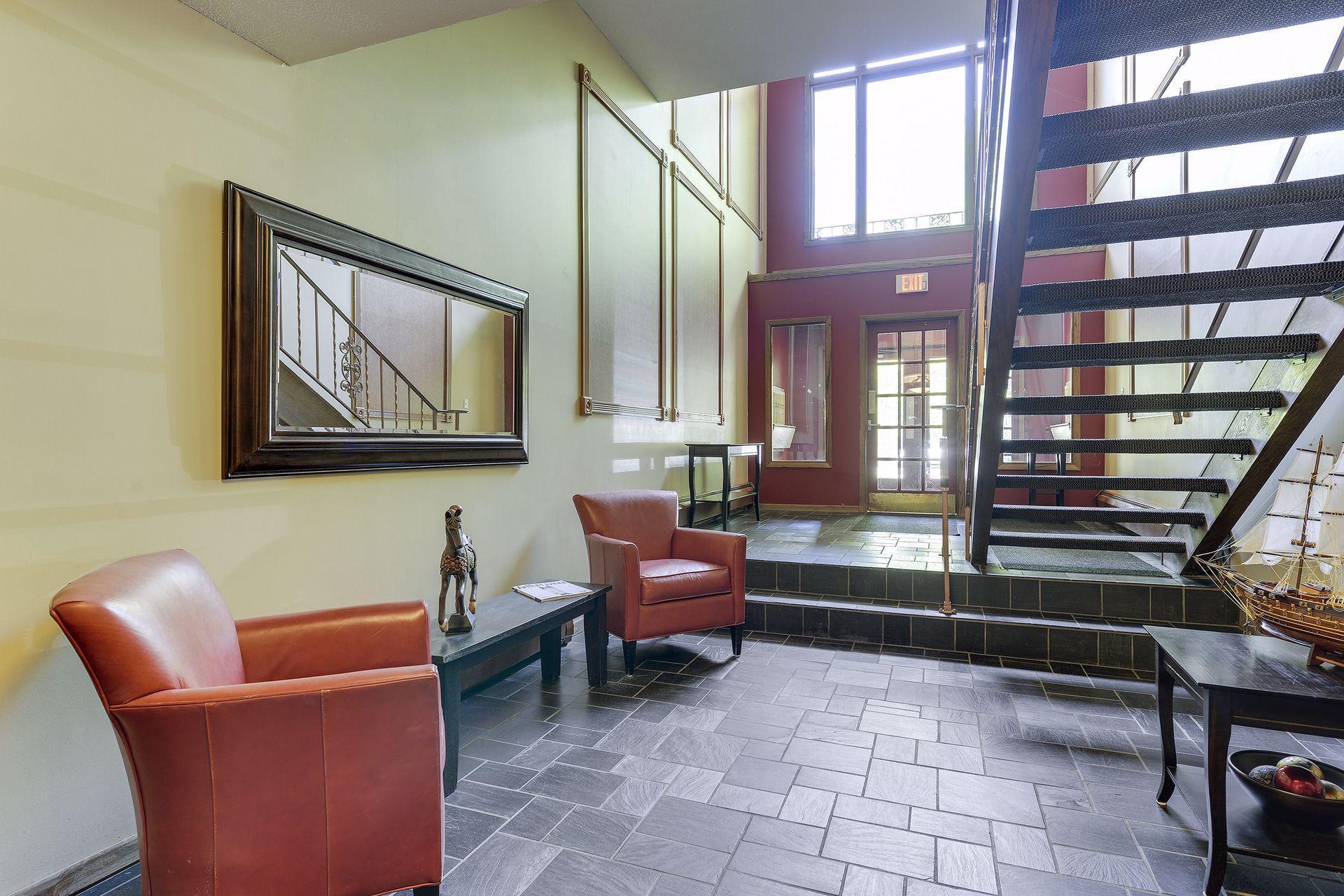 456 Summit Avenue Unit: 202