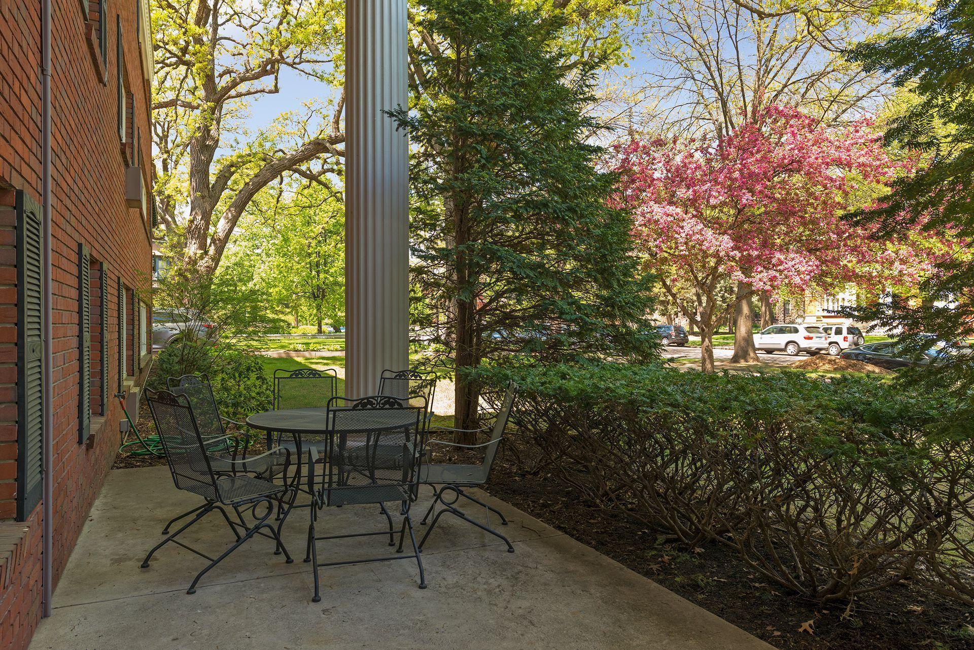 456 Summit Avenue Unit: 202