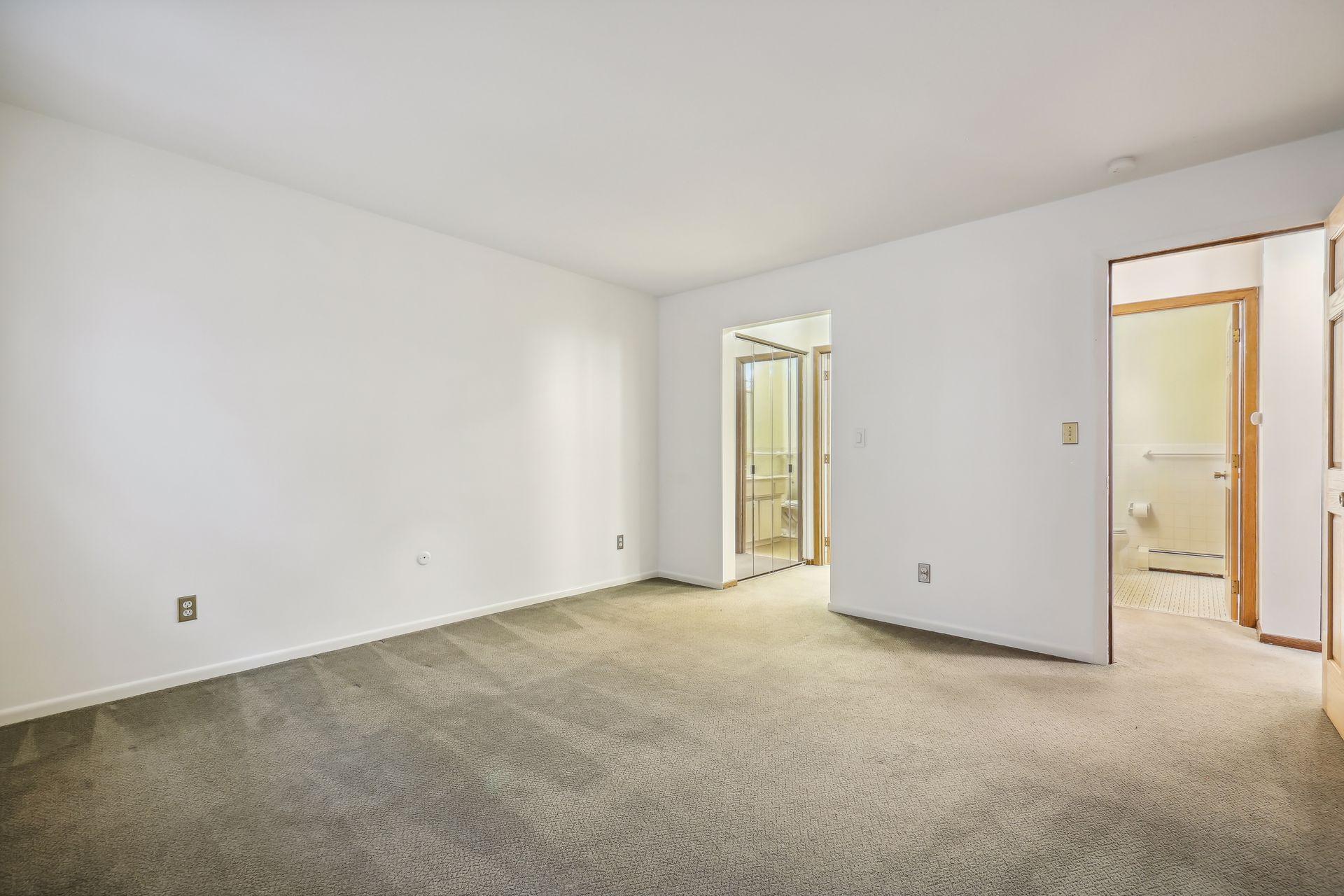 456 Summit Avenue Unit: 202