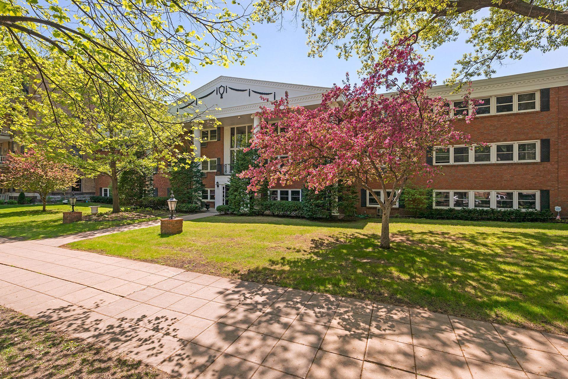 456 Summit Avenue Unit: 202
